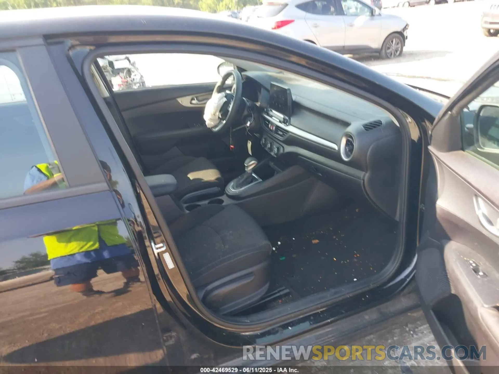 5 Photograph of a damaged car 3KPF24AD3ME408910 KIA FORTE 2021