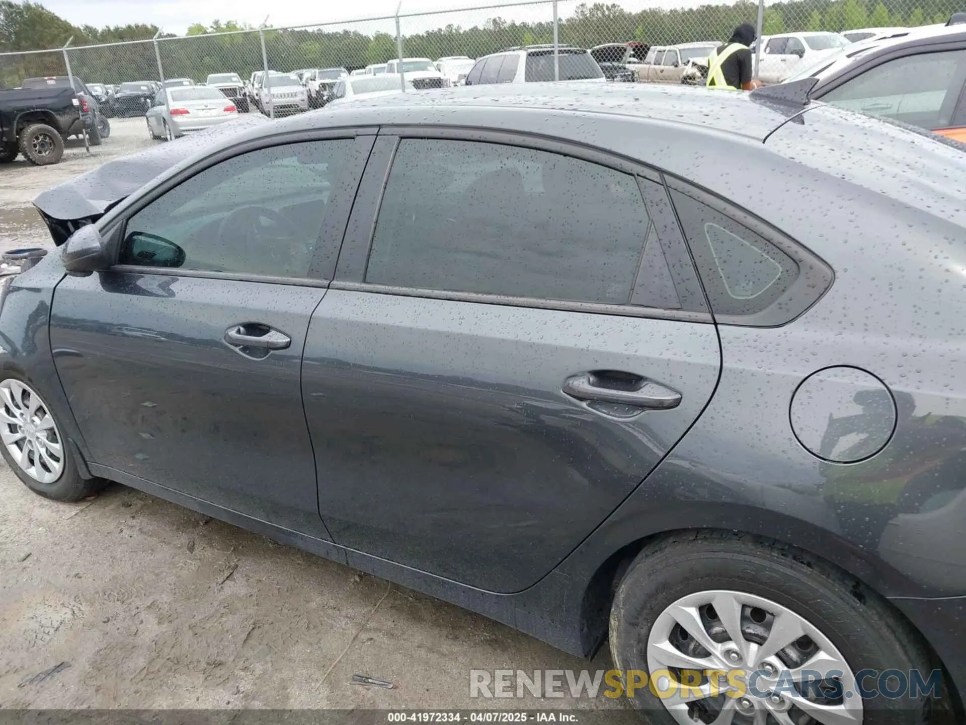 14 Photograph of a damaged car 3KPF24AD4ME266471 KIA FORTE 2021