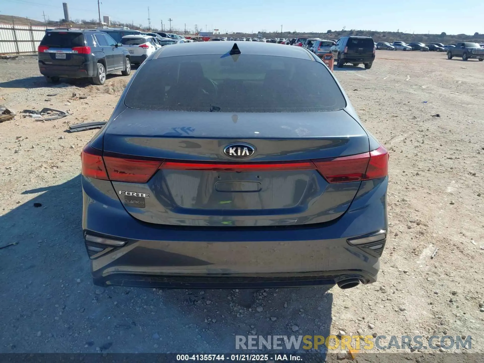 17 Photograph of a damaged car 3KPF24AD4ME270875 KIA FORTE 2021