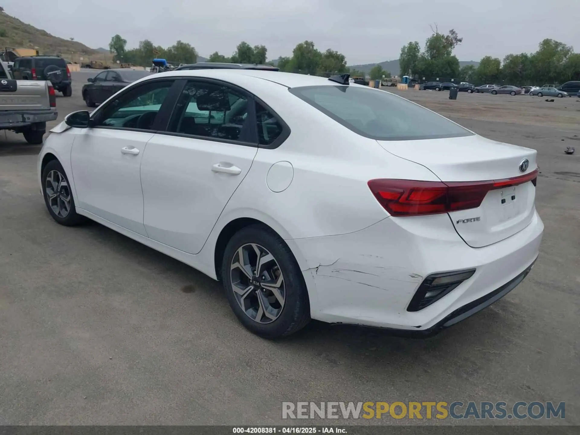 3 Photograph of a damaged car 3KPF24AD4ME286235 KIA FORTE 2021