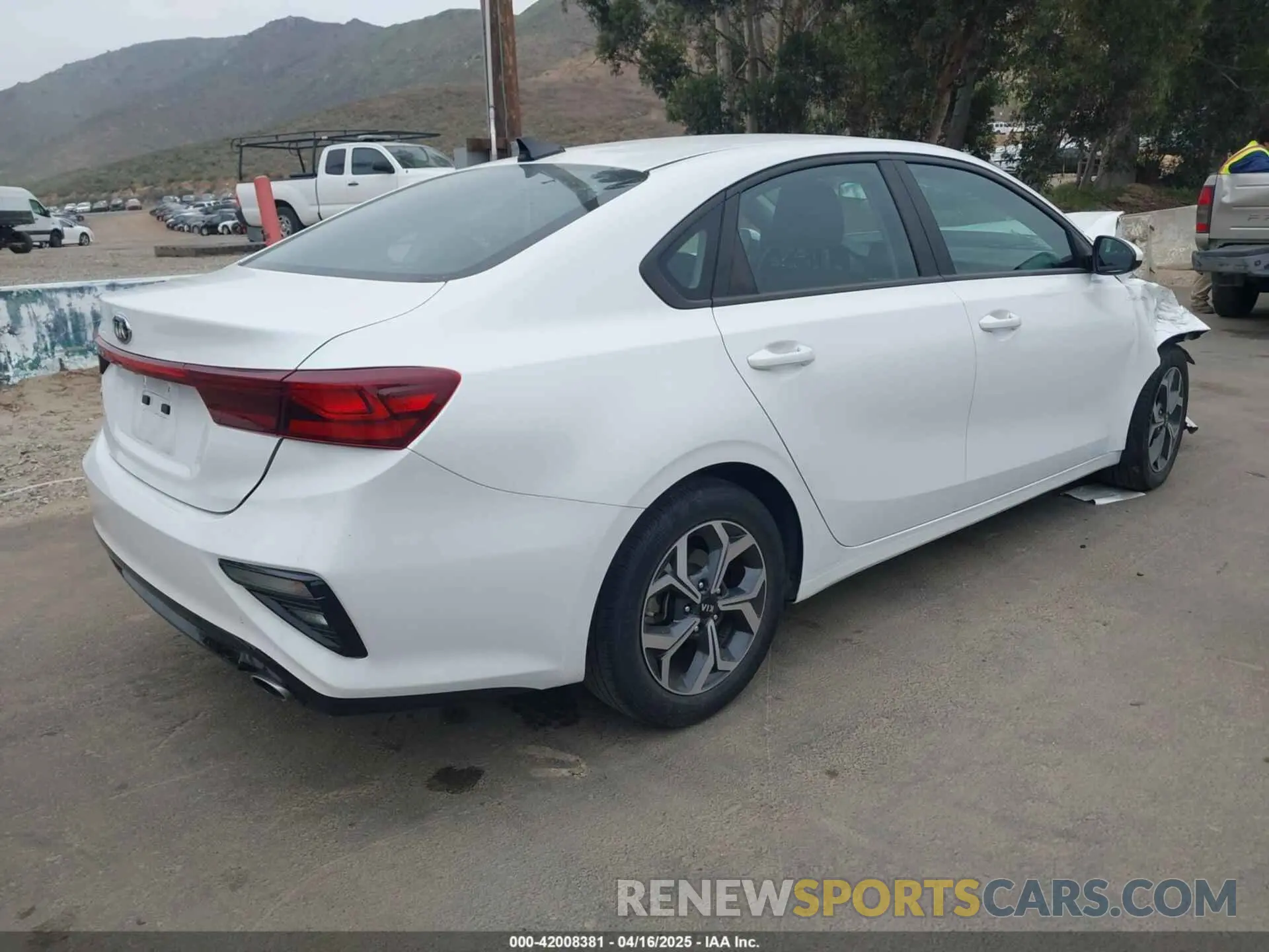 4 Photograph of a damaged car 3KPF24AD4ME286235 KIA FORTE 2021