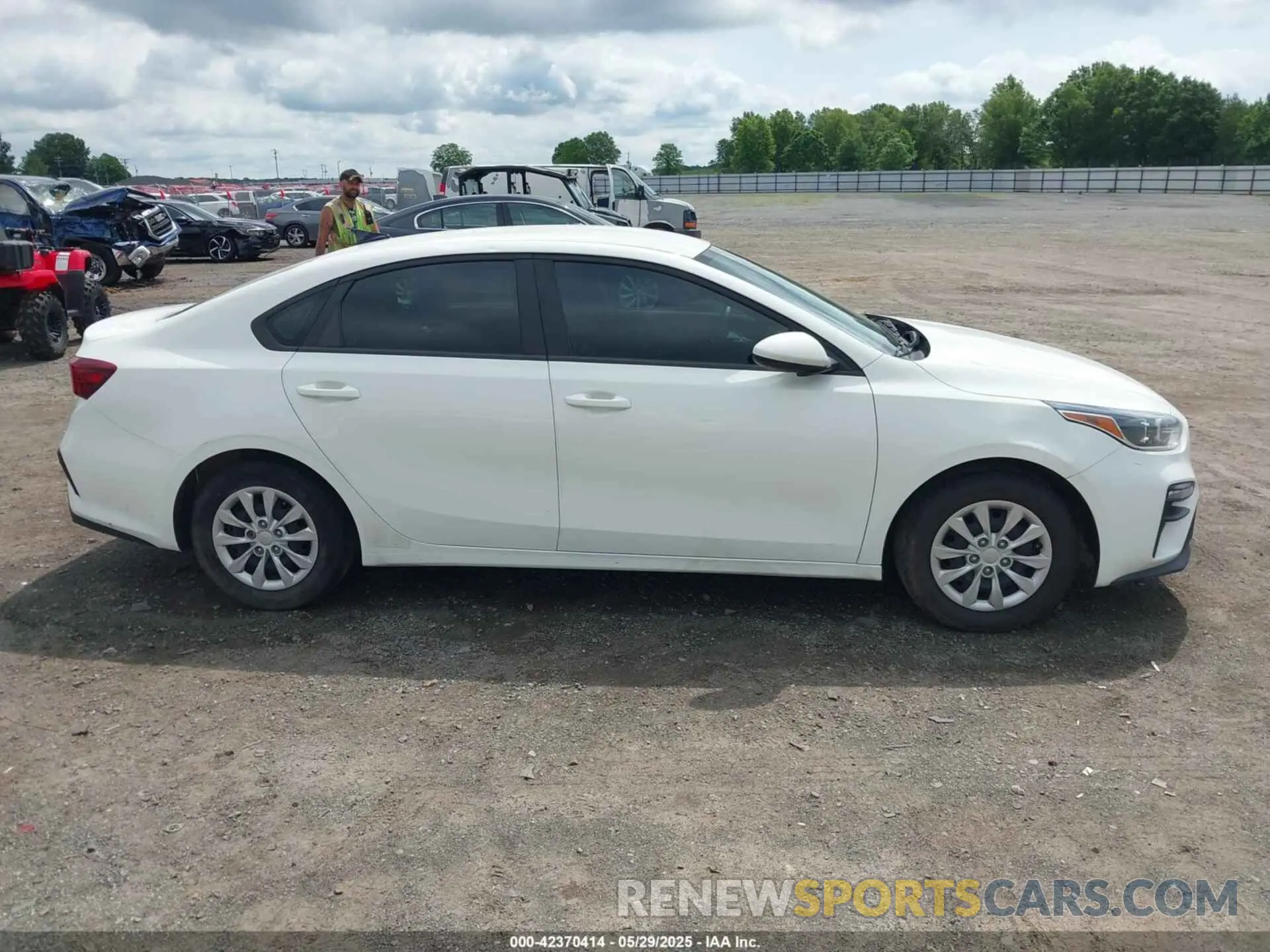 13 Photograph of a damaged car 3KPF24AD4ME298935 KIA FORTE 2021