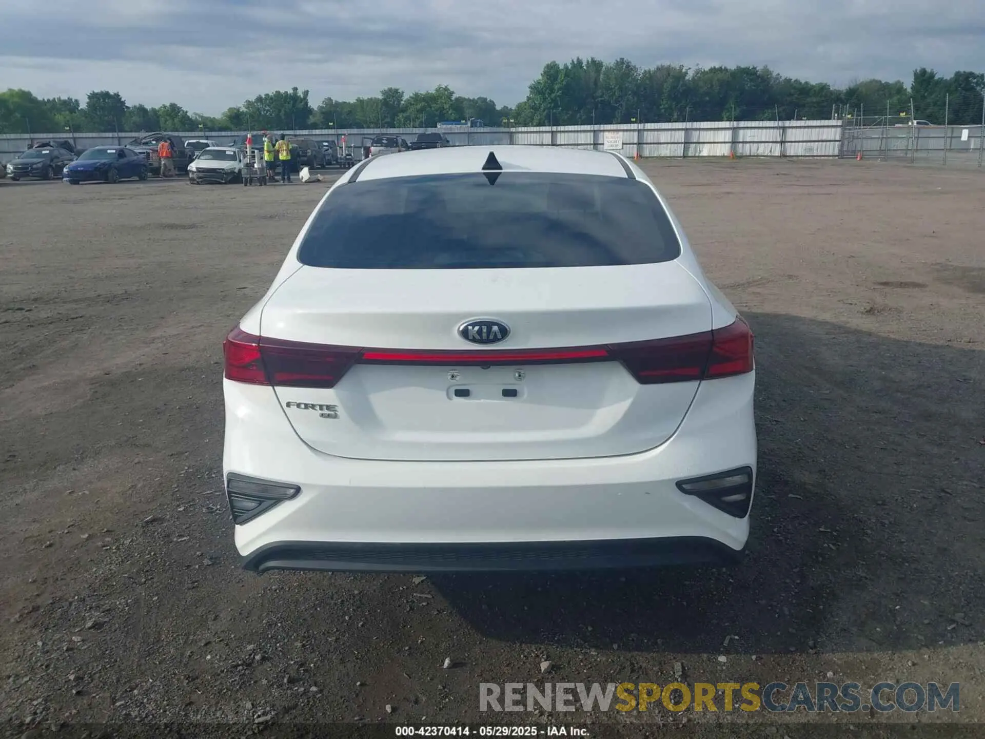 16 Photograph of a damaged car 3KPF24AD4ME298935 KIA FORTE 2021