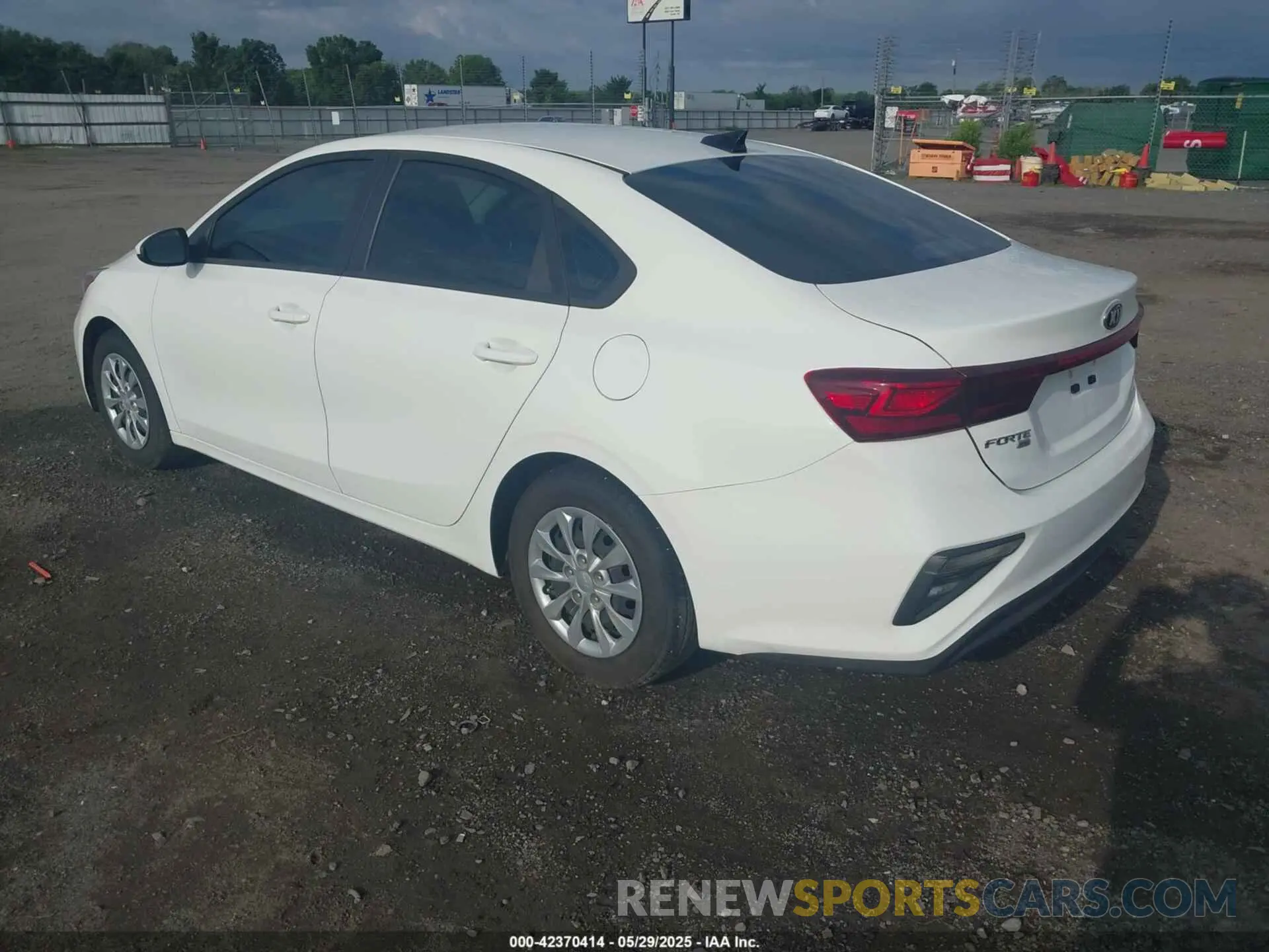 3 Photograph of a damaged car 3KPF24AD4ME298935 KIA FORTE 2021