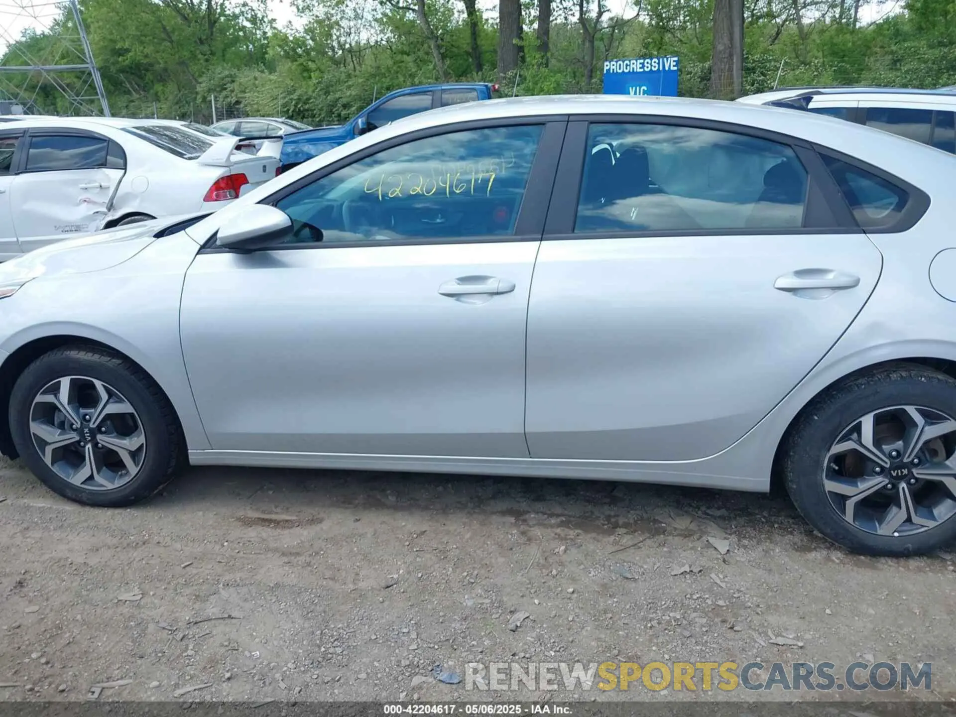 14 Photograph of a damaged car 3KPF24AD4ME302515 KIA FORTE 2021