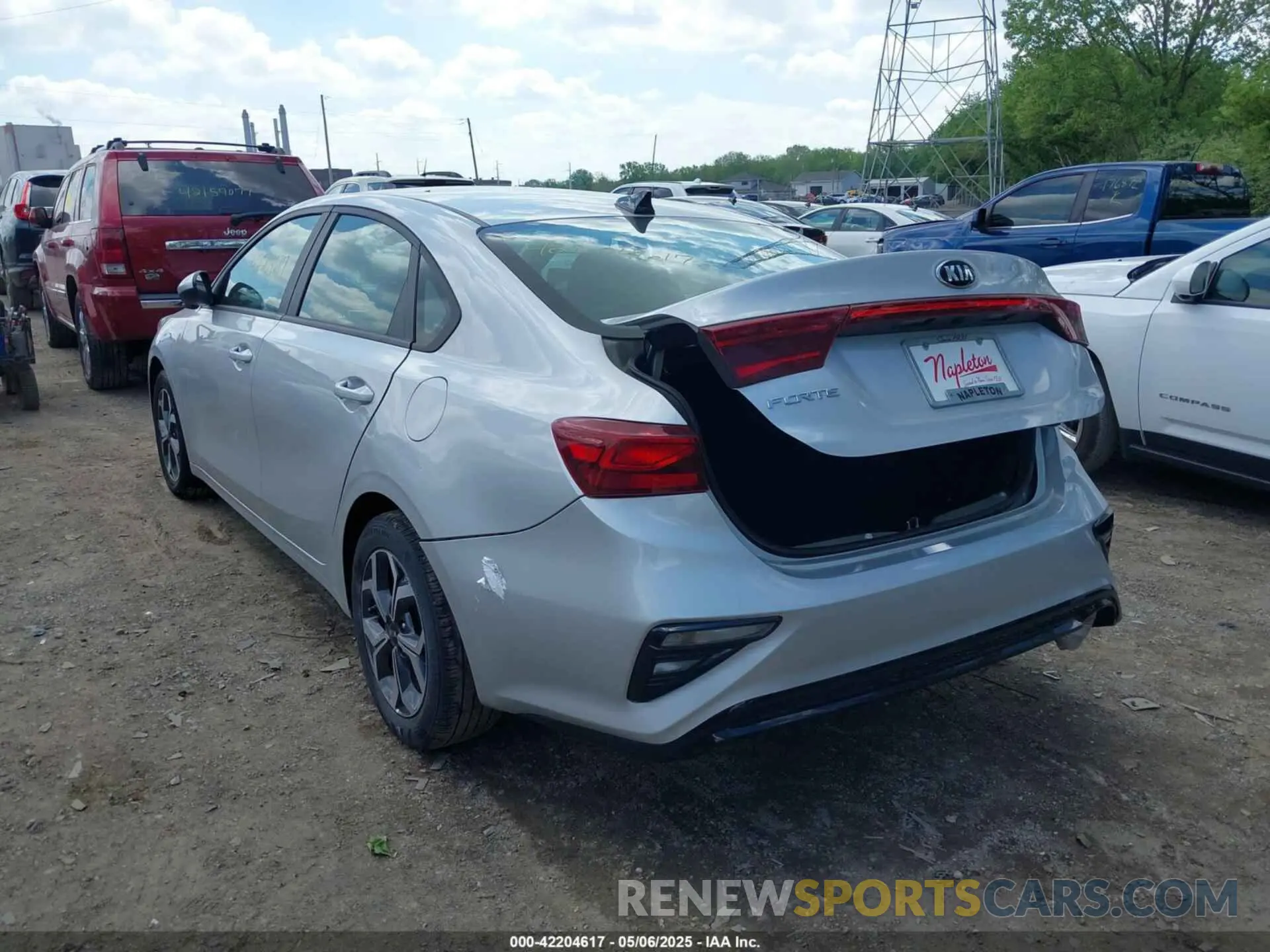 3 Photograph of a damaged car 3KPF24AD4ME302515 KIA FORTE 2021