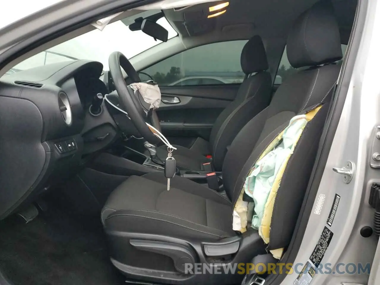7 Photograph of a damaged car 3KPF24AD4ME302627 KIA FORTE 2021