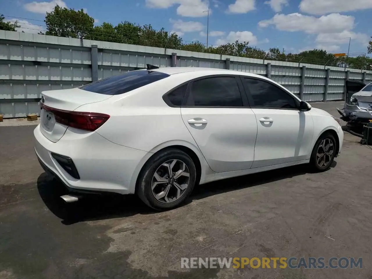 3 Photograph of a damaged car 3KPF24AD4ME335143 KIA FORTE 2021