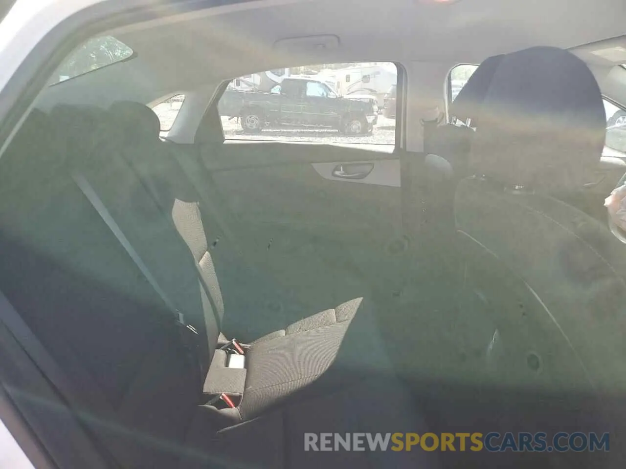 10 Photograph of a damaged car 3KPF24AD4ME359992 KIA FORTE 2021