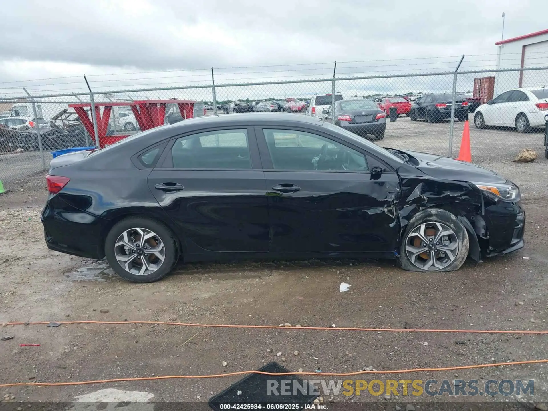 13 Photograph of a damaged car 3KPF24AD4ME363086 KIA FORTE 2021