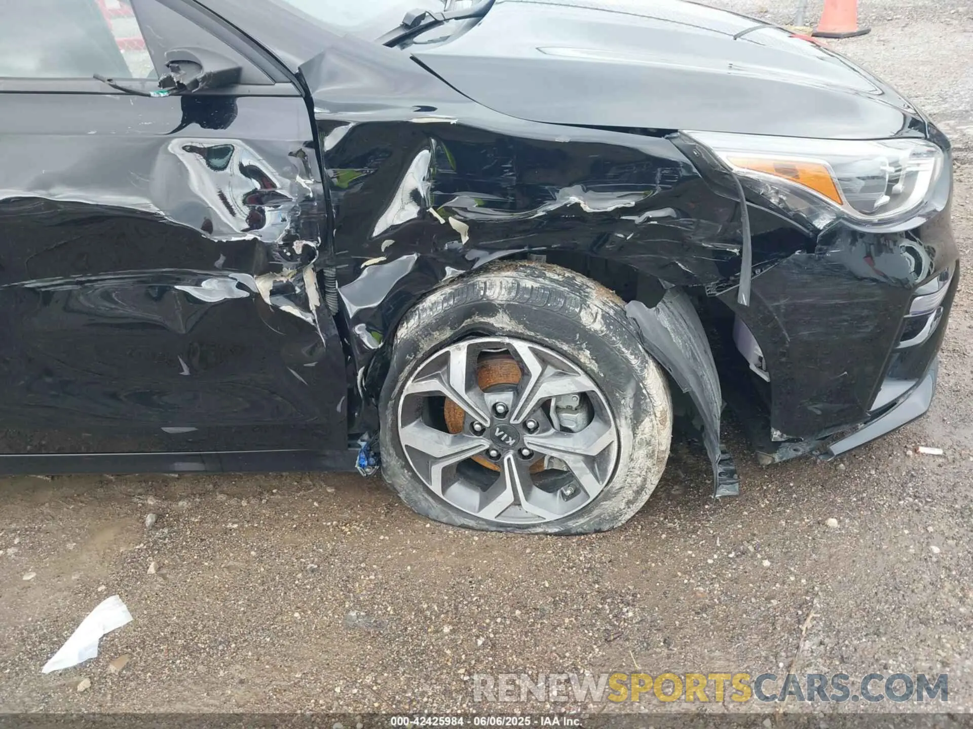 6 Photograph of a damaged car 3KPF24AD4ME363086 KIA FORTE 2021