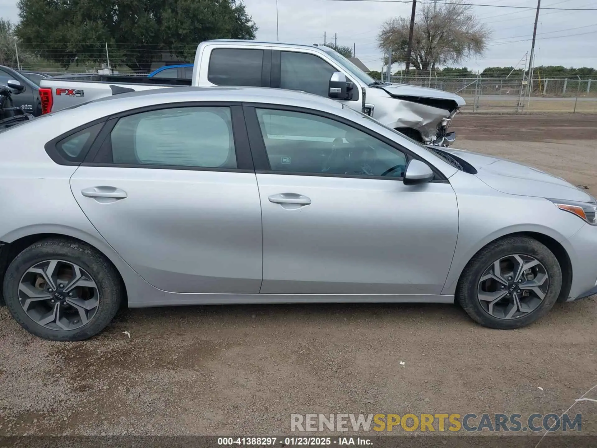 13 Photograph of a damaged car 3KPF24AD4ME371026 KIA FORTE 2021