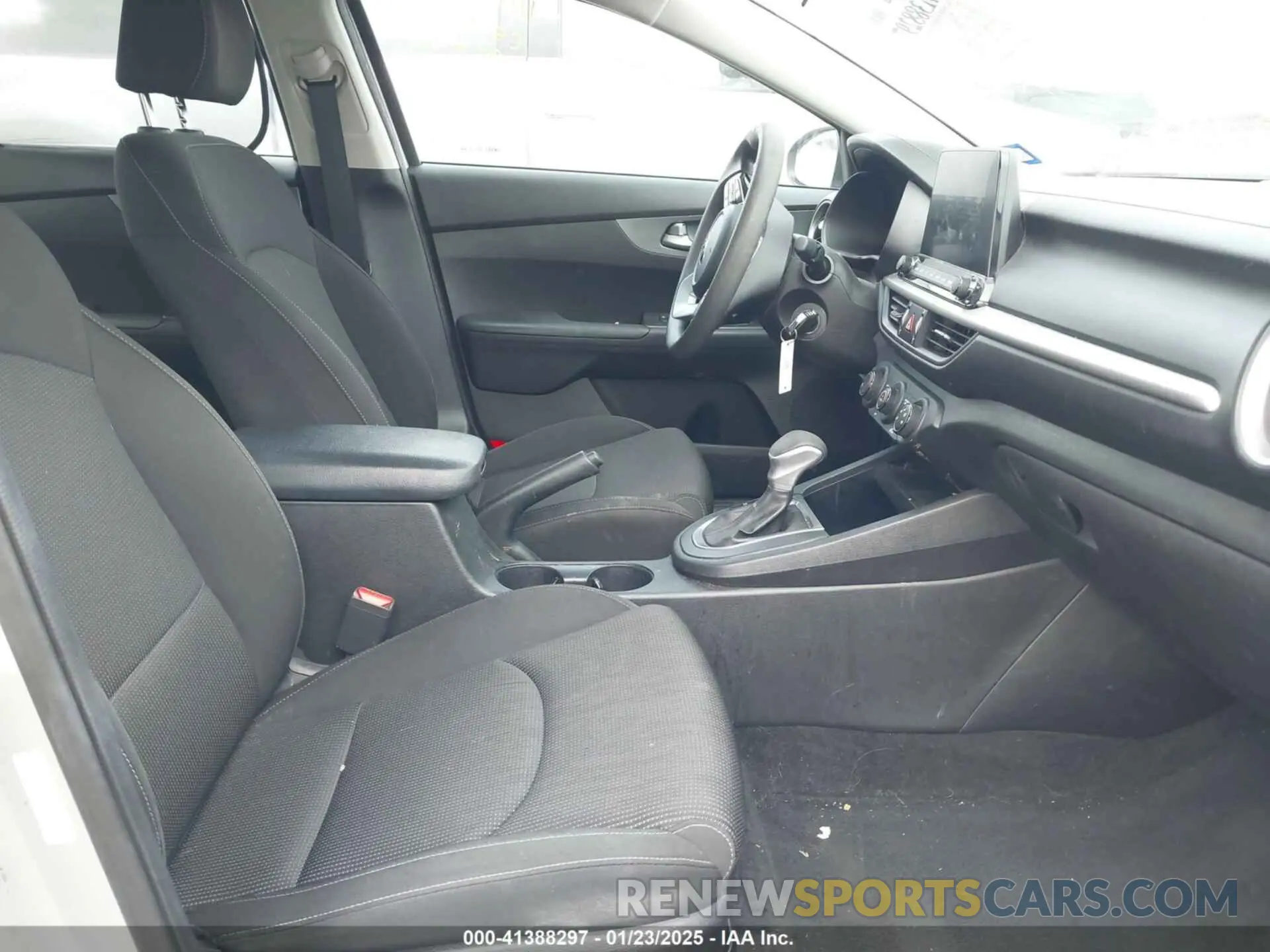 5 Photograph of a damaged car 3KPF24AD4ME371026 KIA FORTE 2021