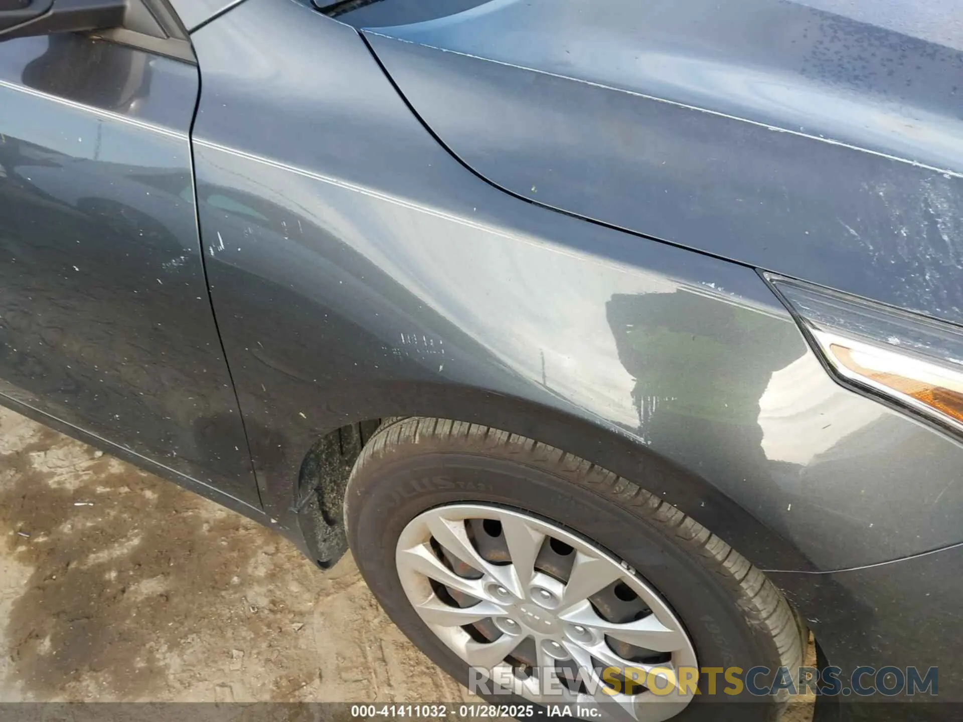 17 Photograph of a damaged car 3KPF24AD4ME379630 KIA FORTE 2021
