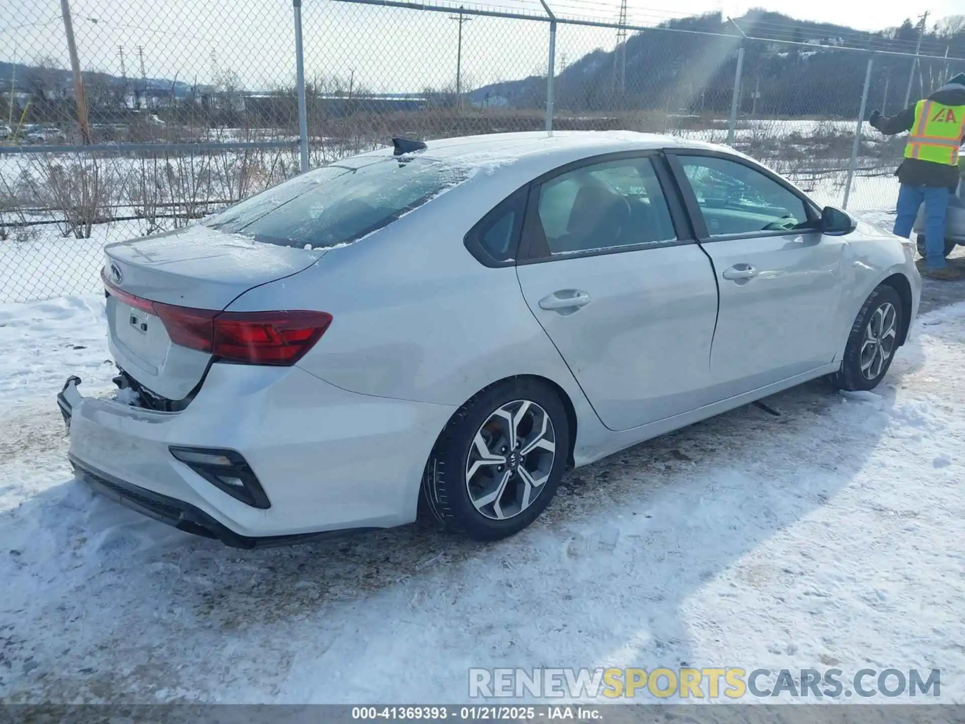 4 Photograph of a damaged car 3KPF24AD4ME405126 KIA FORTE 2021