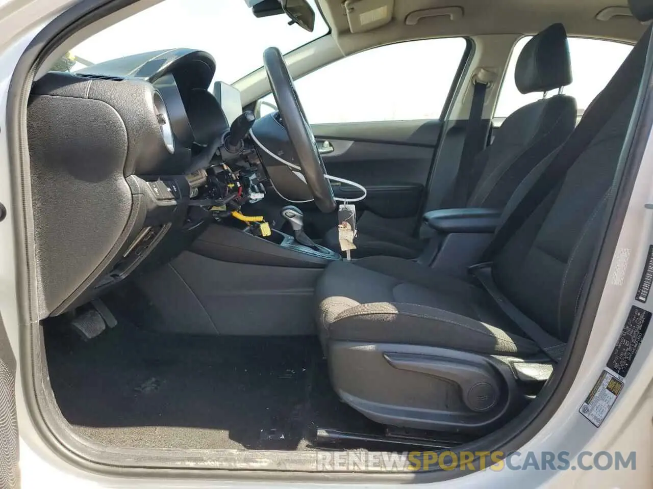 7 Photograph of a damaged car 3KPF24AD4ME414862 KIA FORTE 2021