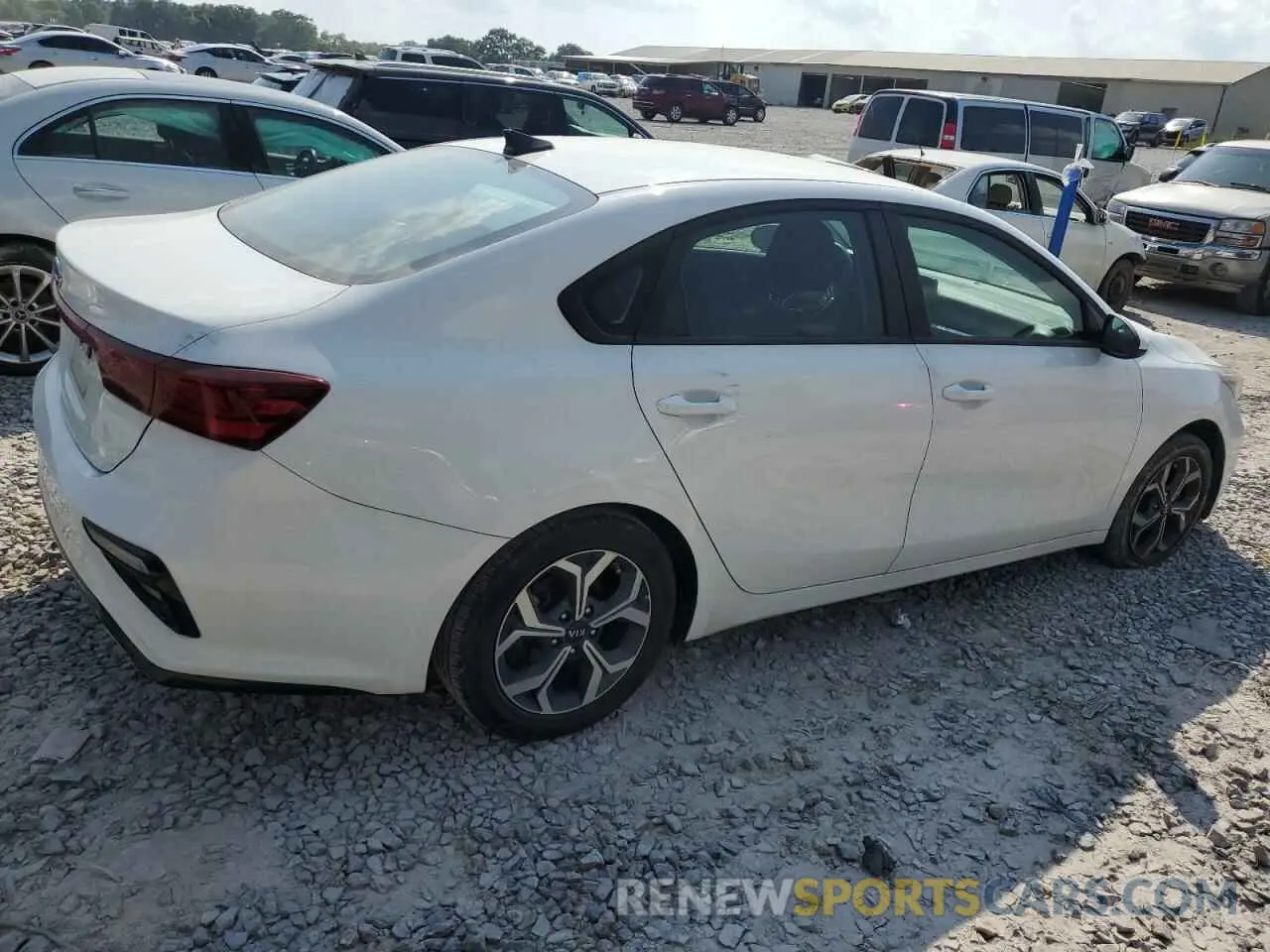 3 Photograph of a damaged car 3KPF24AD5ME285109 KIA FORTE 2021