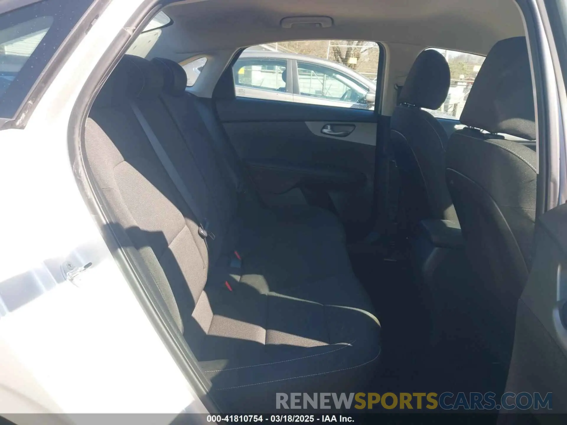 8 Photograph of a damaged car 3KPF24AD5ME291590 KIA FORTE 2021