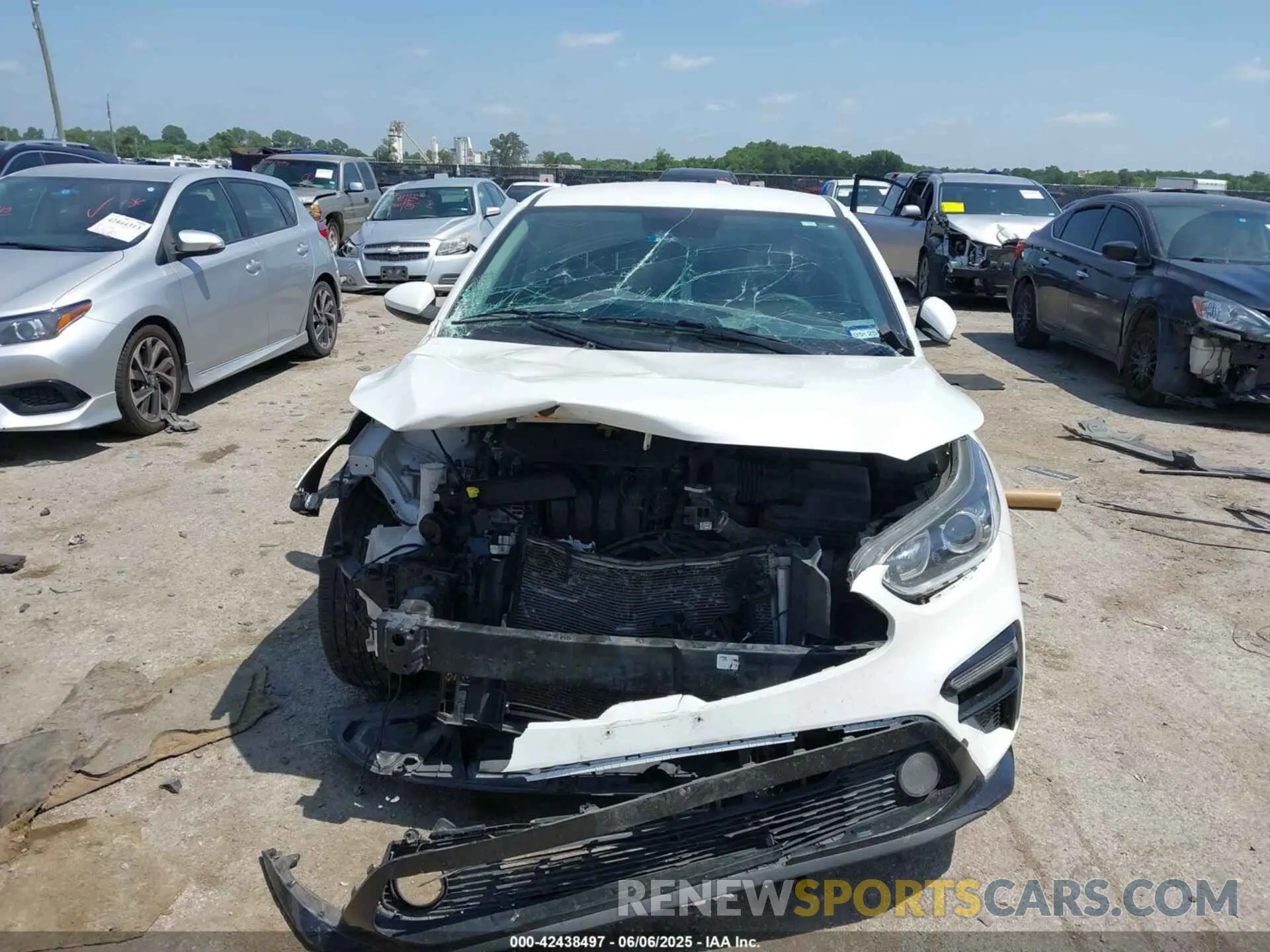 12 Photograph of a damaged car 3KPF24AD5ME297261 KIA FORTE 2021