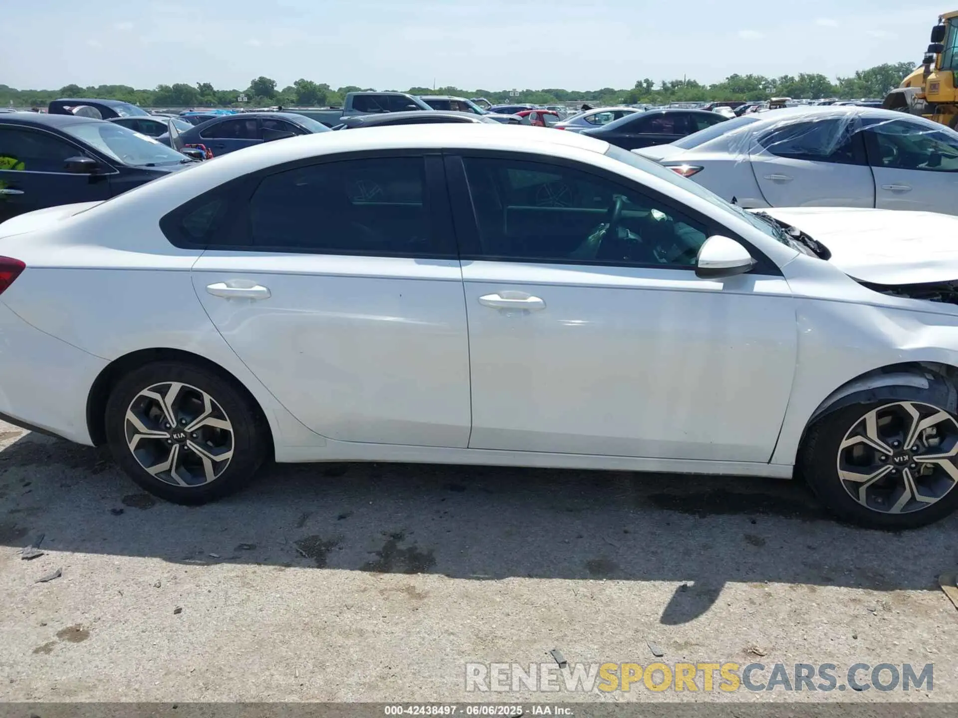 13 Photograph of a damaged car 3KPF24AD5ME297261 KIA FORTE 2021