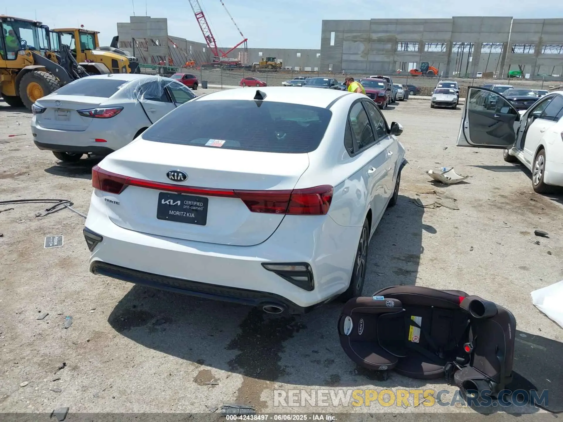 4 Photograph of a damaged car 3KPF24AD5ME297261 KIA FORTE 2021
