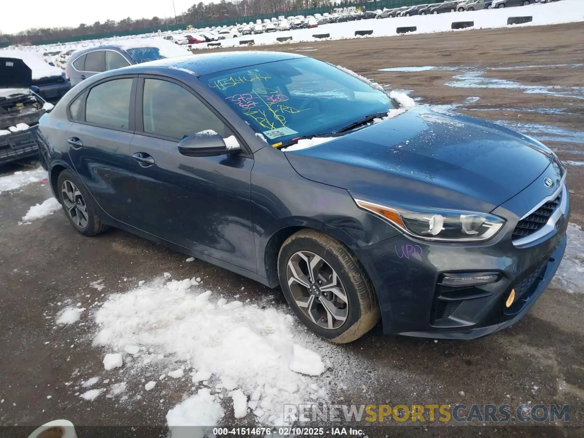1 Photograph of a damaged car 3KPF24AD5ME302183 KIA FORTE 2021
