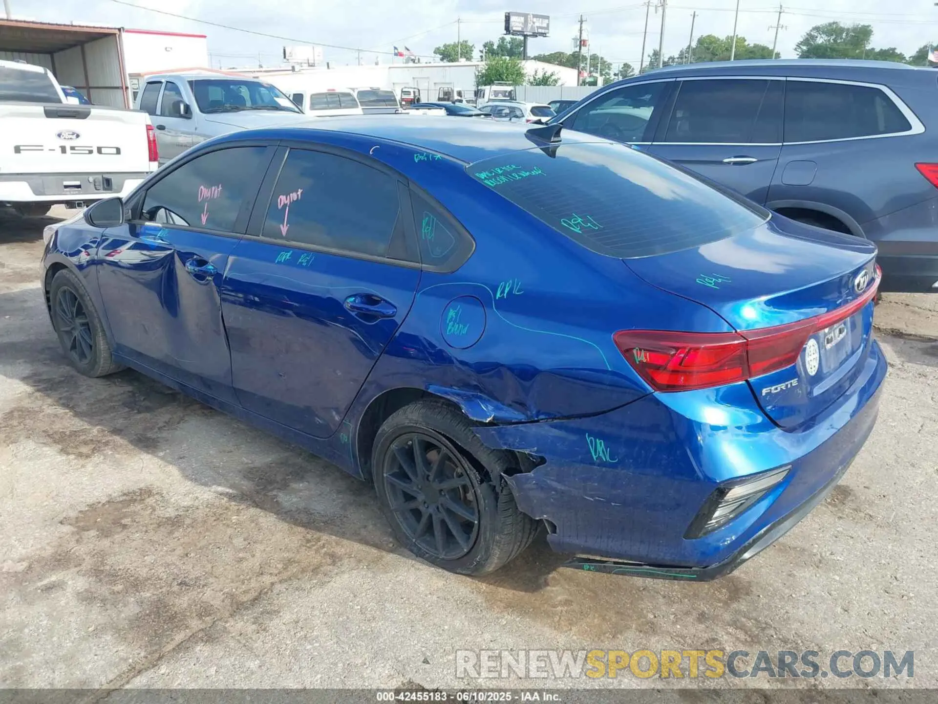 3 Photograph of a damaged car 3KPF24AD5ME303771 KIA FORTE 2021