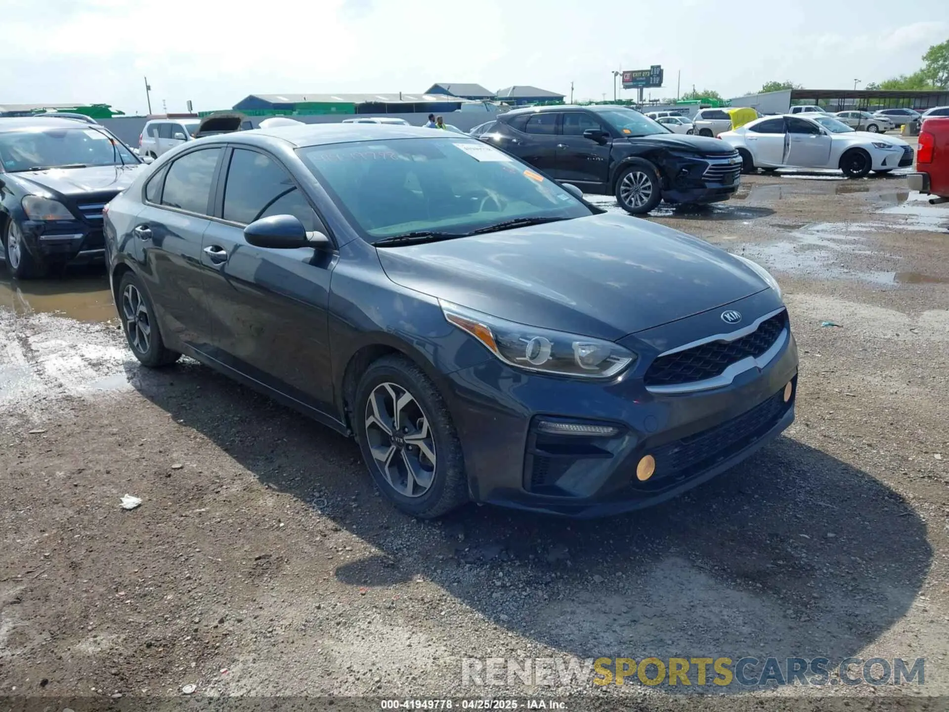1 Photograph of a damaged car 3KPF24AD5ME305486 KIA FORTE 2021
