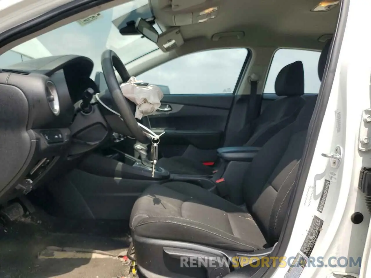 7 Photograph of a damaged car 3KPF24AD5ME349360 KIA FORTE 2021