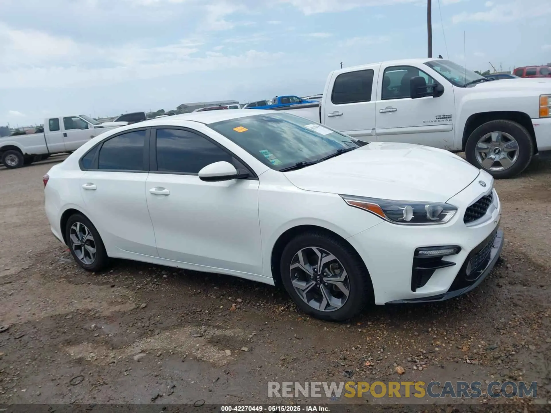 13 Photograph of a damaged car 3KPF24AD5ME358026 KIA FORTE 2021
