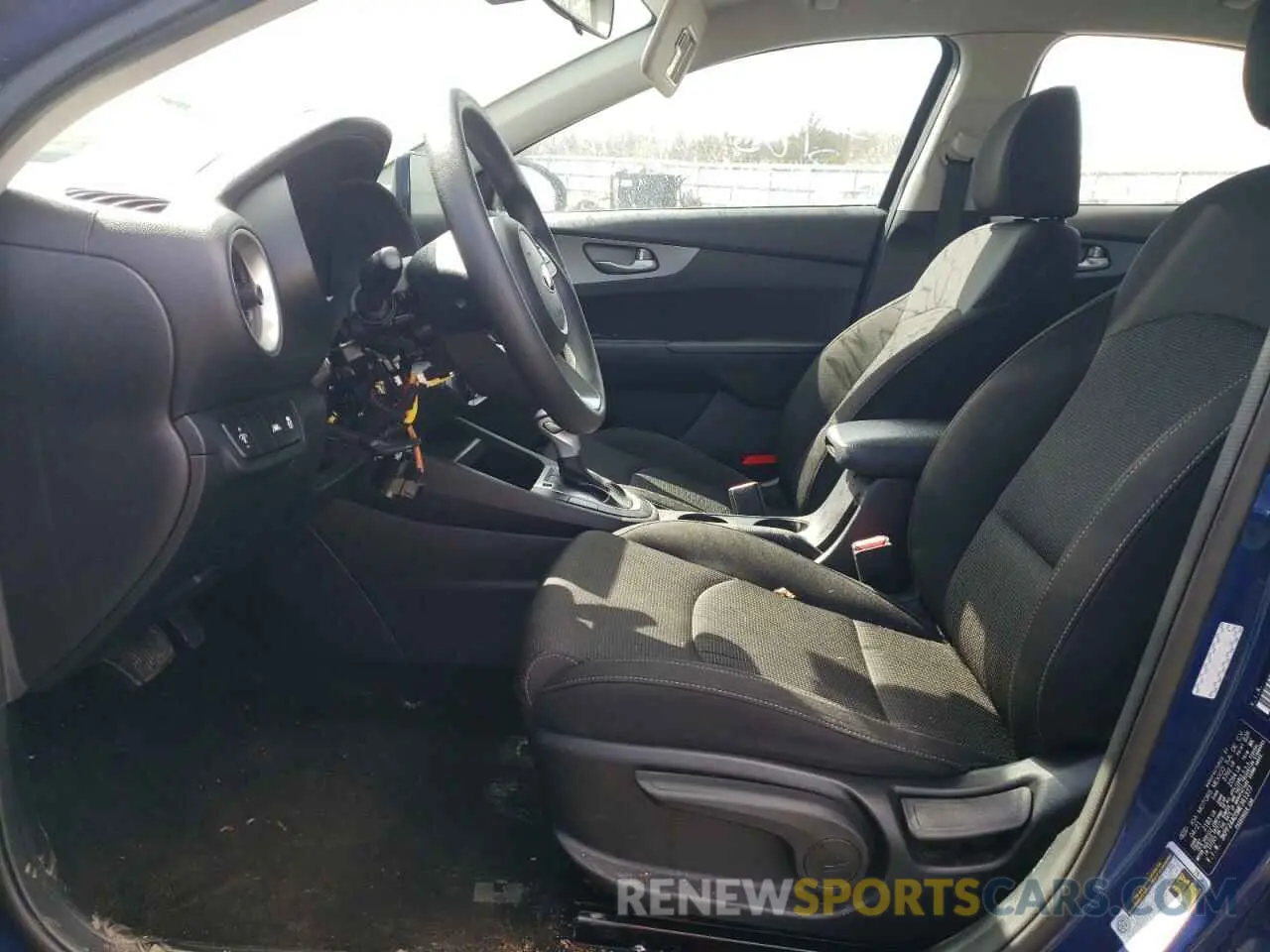 7 Photograph of a damaged car 3KPF24AD5ME361377 KIA FORTE 2021