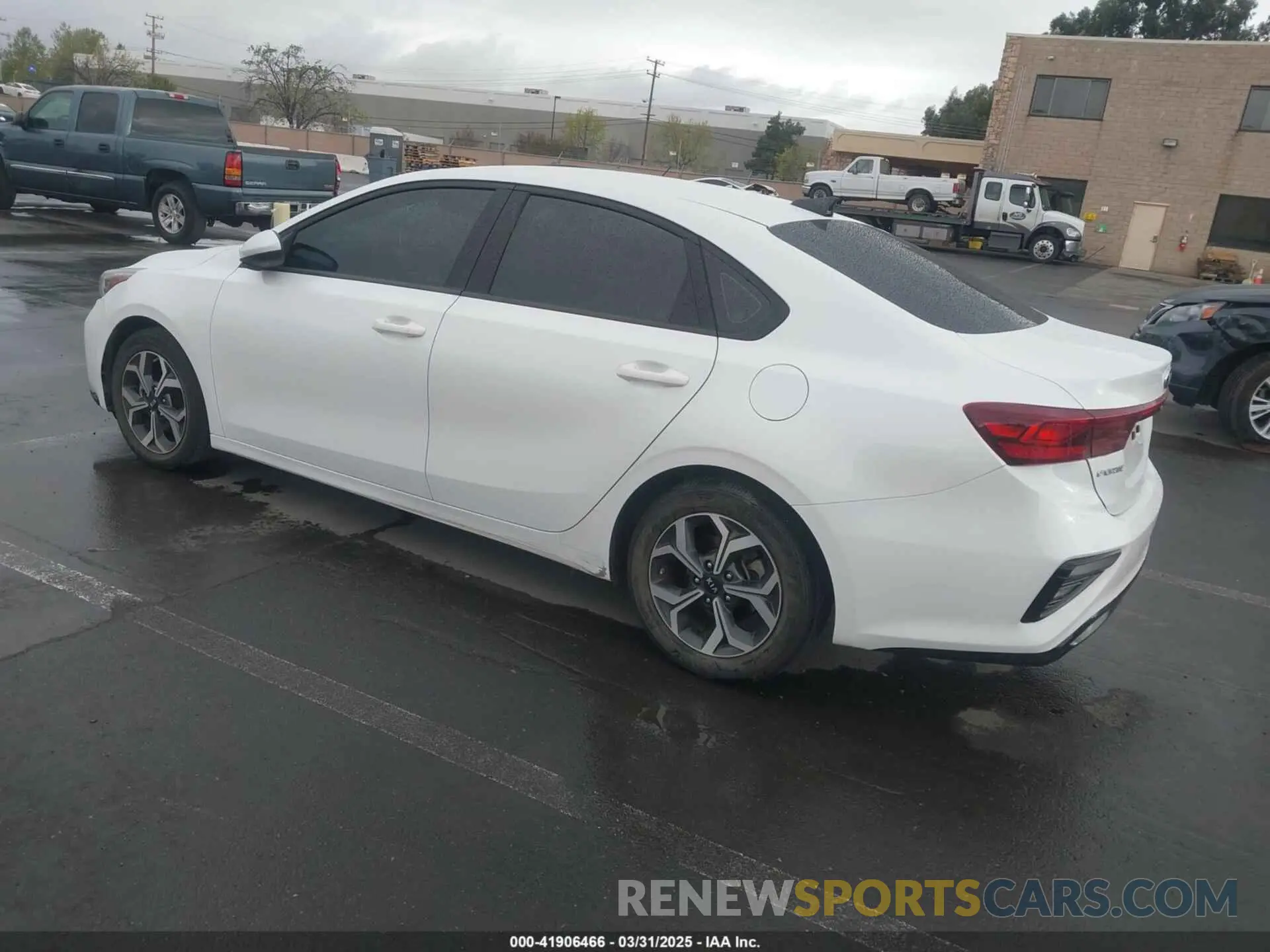 3 Photograph of a damaged car 3KPF24AD5ME369463 KIA FORTE 2021