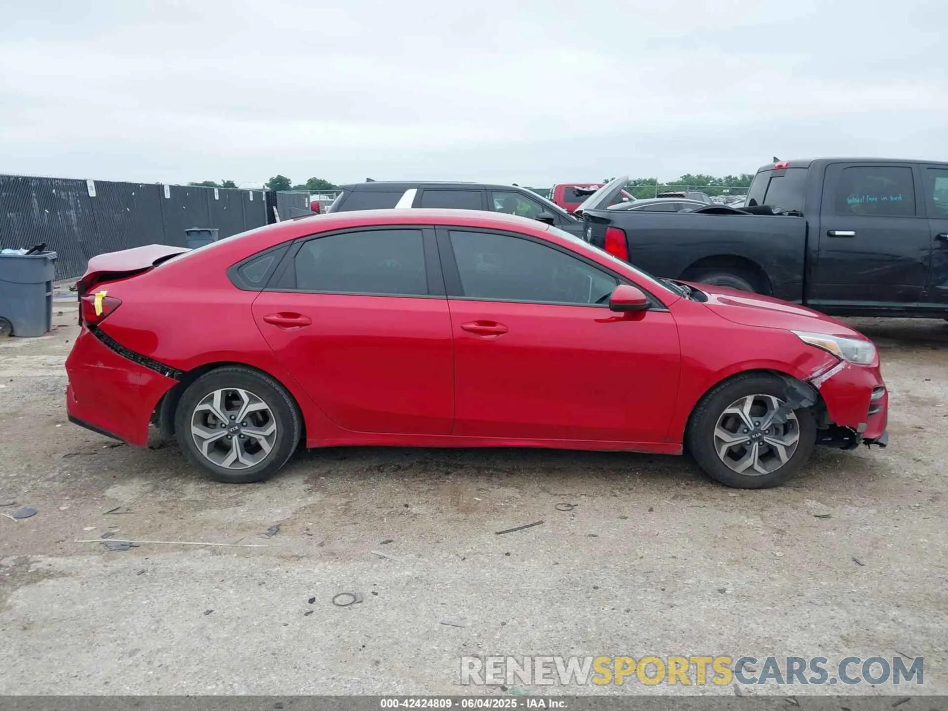 13 Photograph of a damaged car 3KPF24AD5ME371388 KIA FORTE 2021