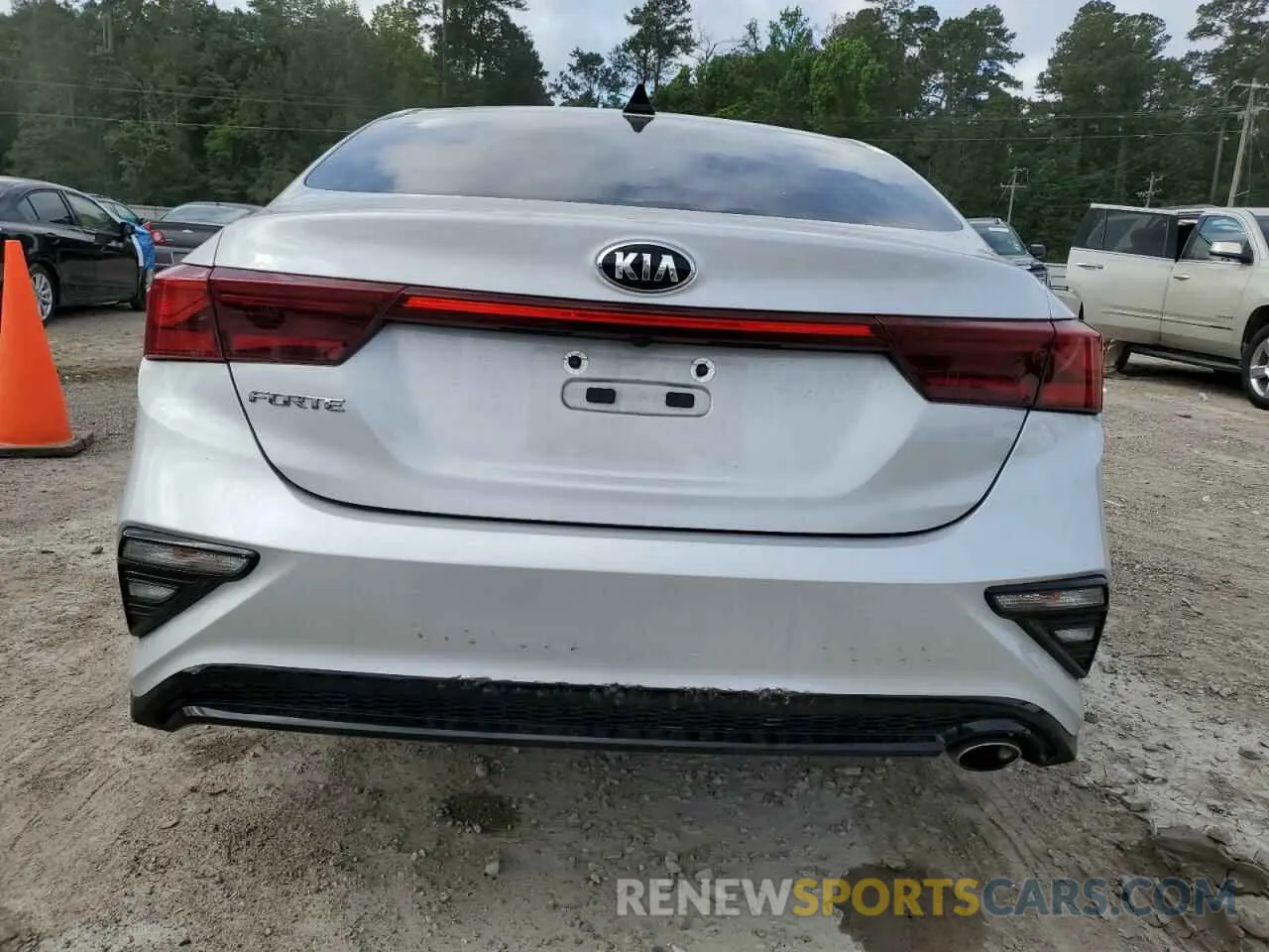 6 Photograph of a damaged car 3KPF24AD5ME378082 KIA FORTE 2021