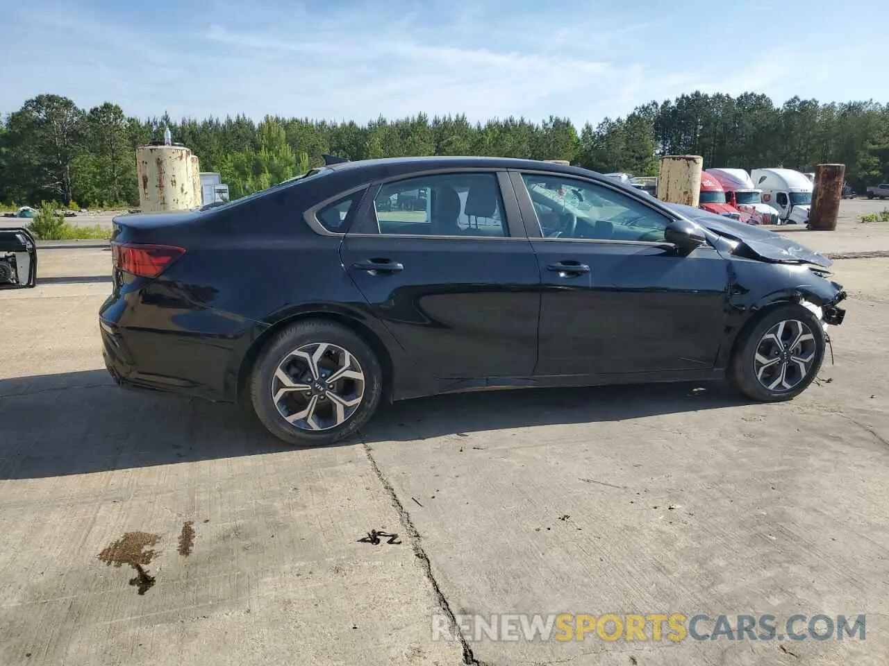 3 Photograph of a damaged car 3KPF24AD5ME379975 KIA FORTE 2021