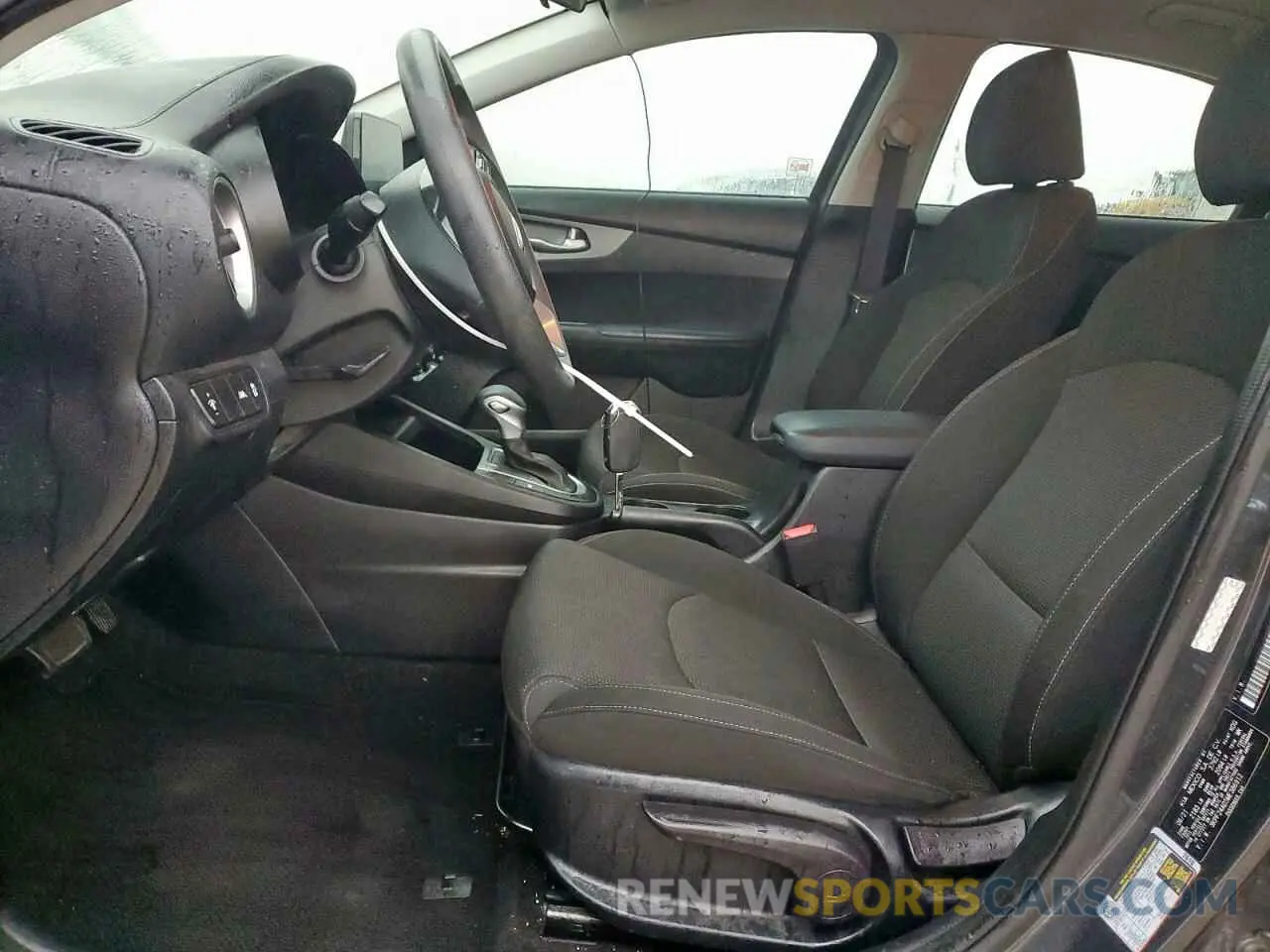 7 Photograph of a damaged car 3KPF24AD5ME386912 KIA FORTE 2021
