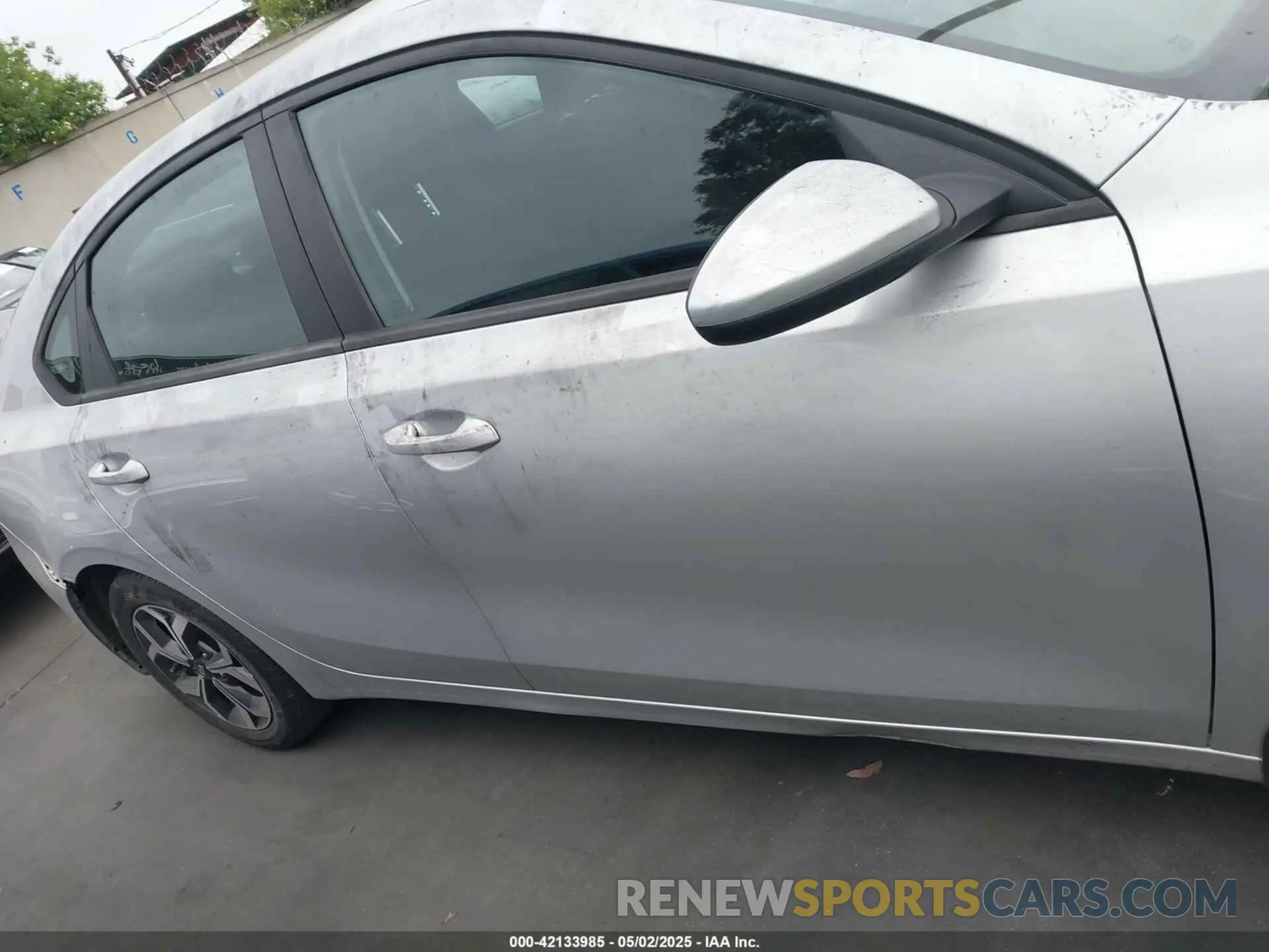 14 Photograph of a damaged car 3KPF24AD5ME387610 KIA FORTE 2021