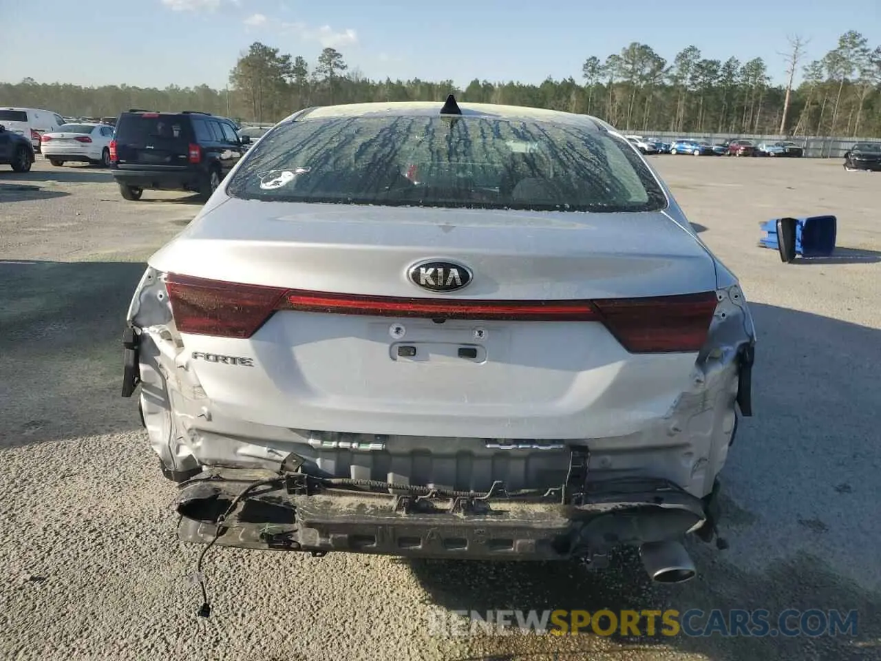 6 Photograph of a damaged car 3KPF24AD5ME389888 KIA FORTE 2021