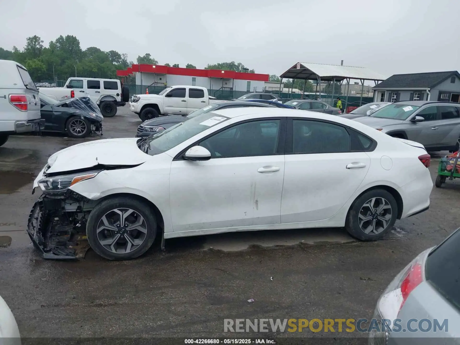 15 Photograph of a damaged car 3KPF24AD5ME405958 KIA FORTE 2021