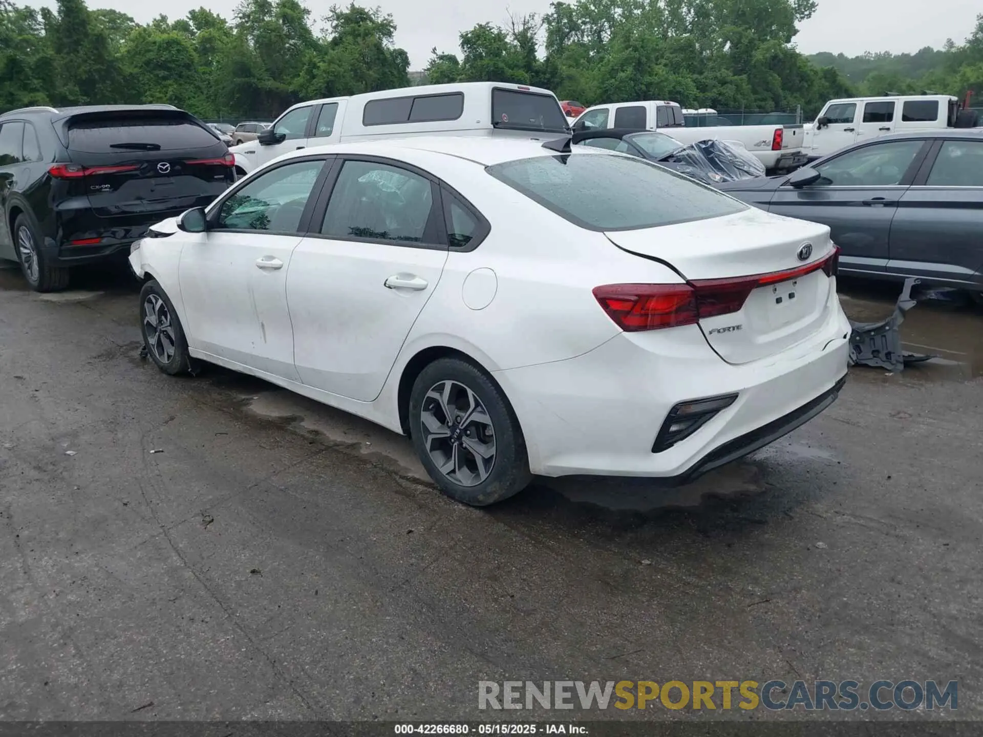 3 Photograph of a damaged car 3KPF24AD5ME405958 KIA FORTE 2021