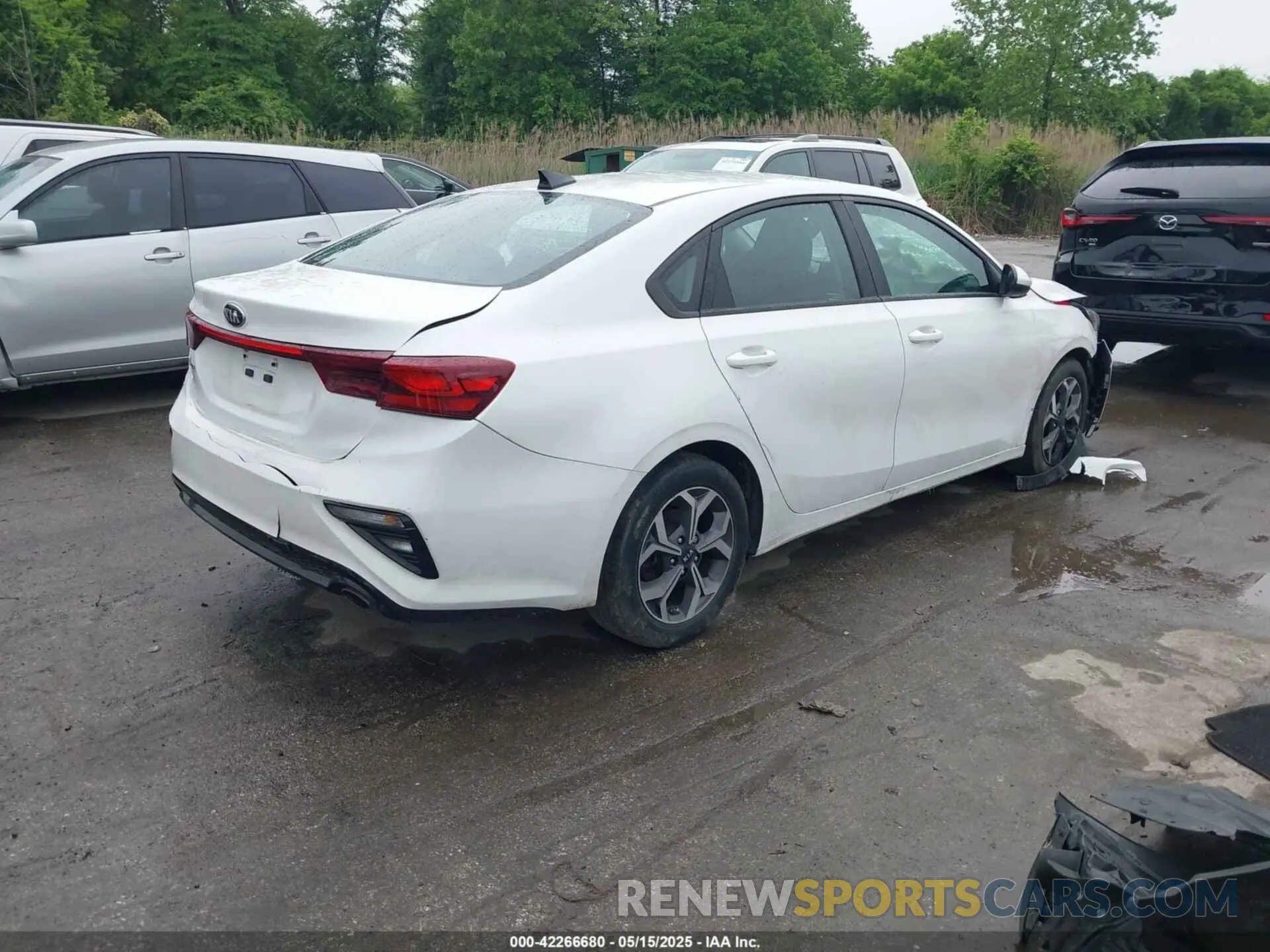4 Photograph of a damaged car 3KPF24AD5ME405958 KIA FORTE 2021