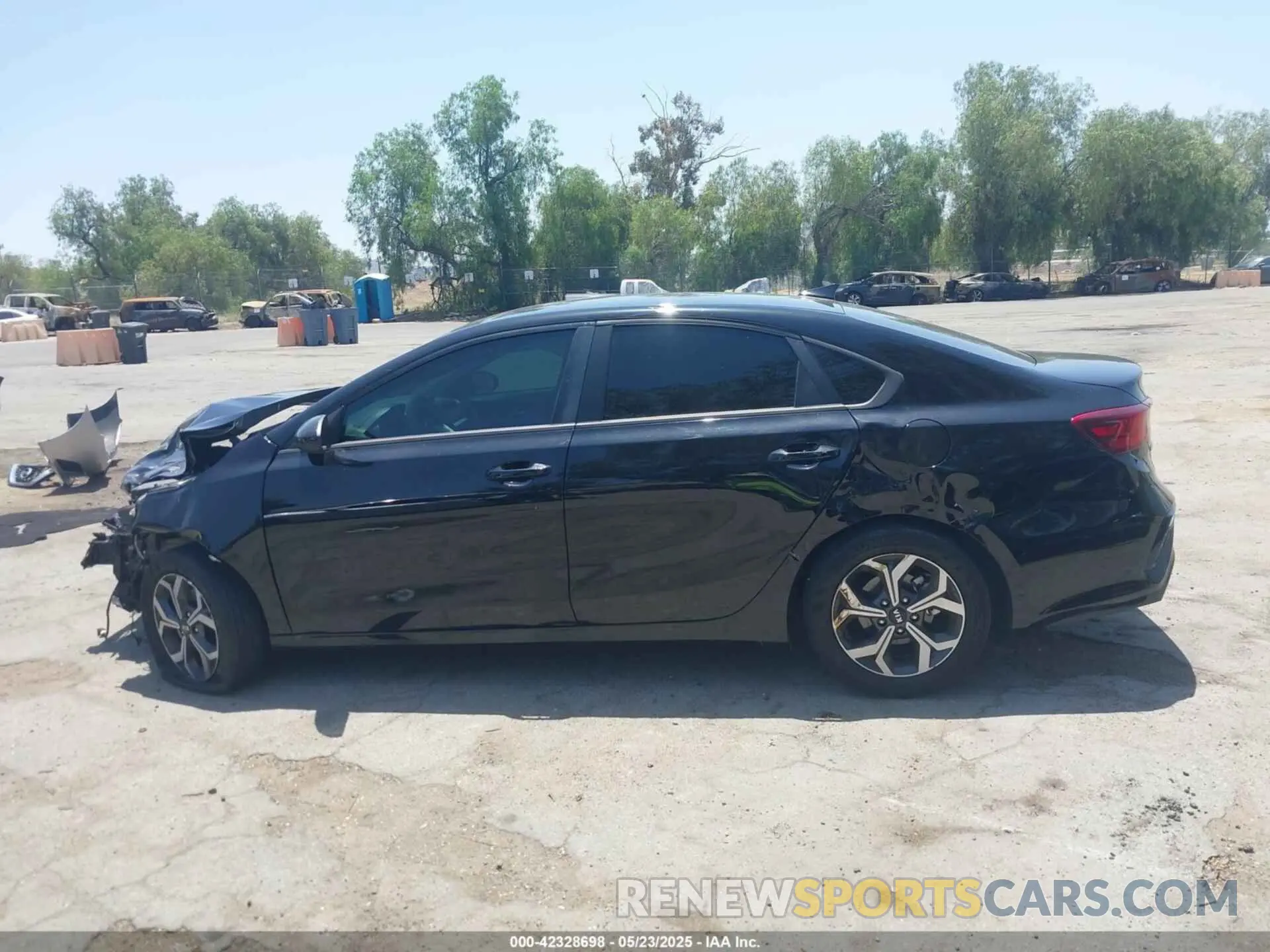 15 Photograph of a damaged car 3KPF24AD5ME407015 KIA FORTE 2021