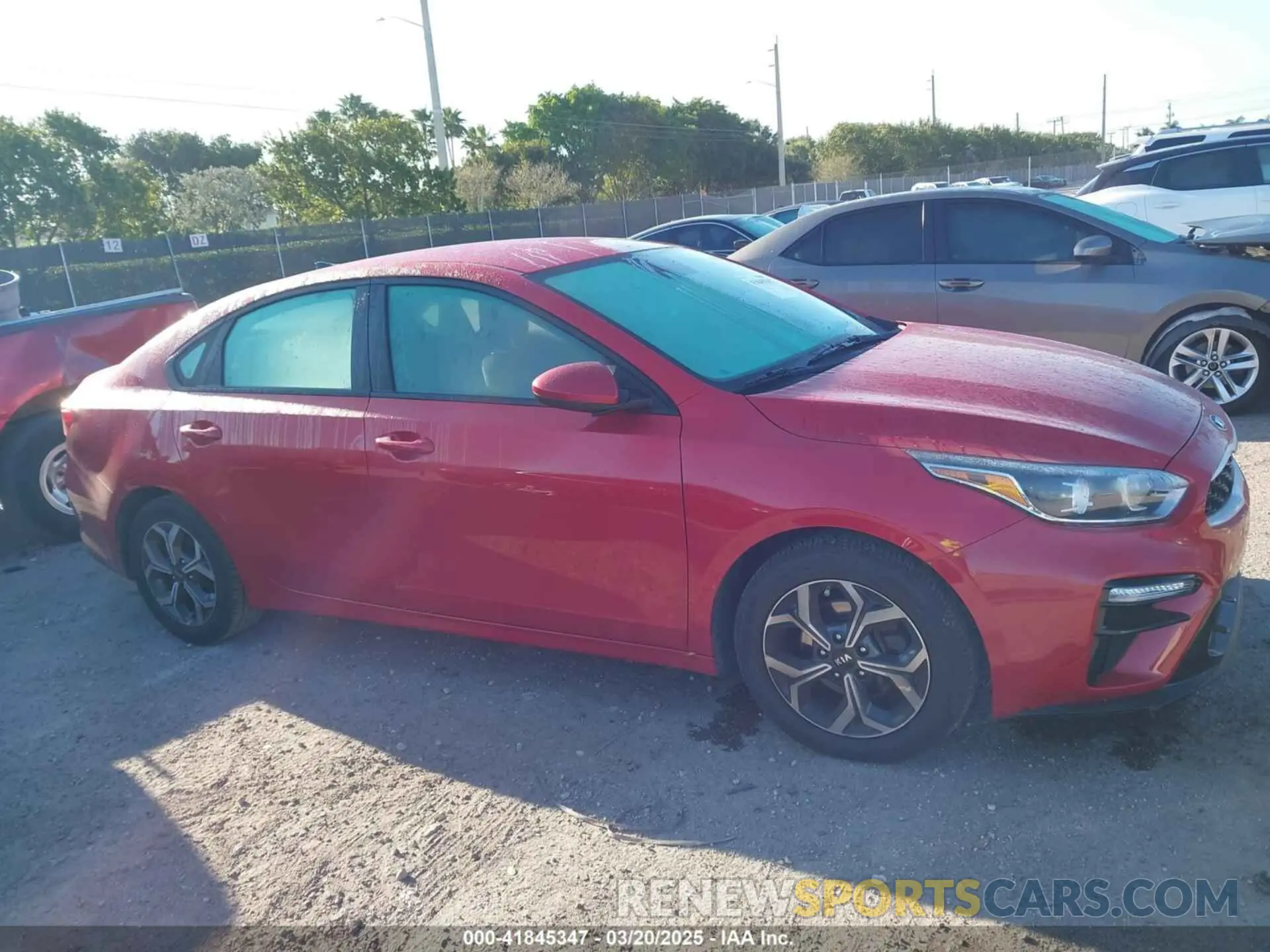 17 Photograph of a damaged car 3KPF24AD6ME285460 KIA FORTE 2021