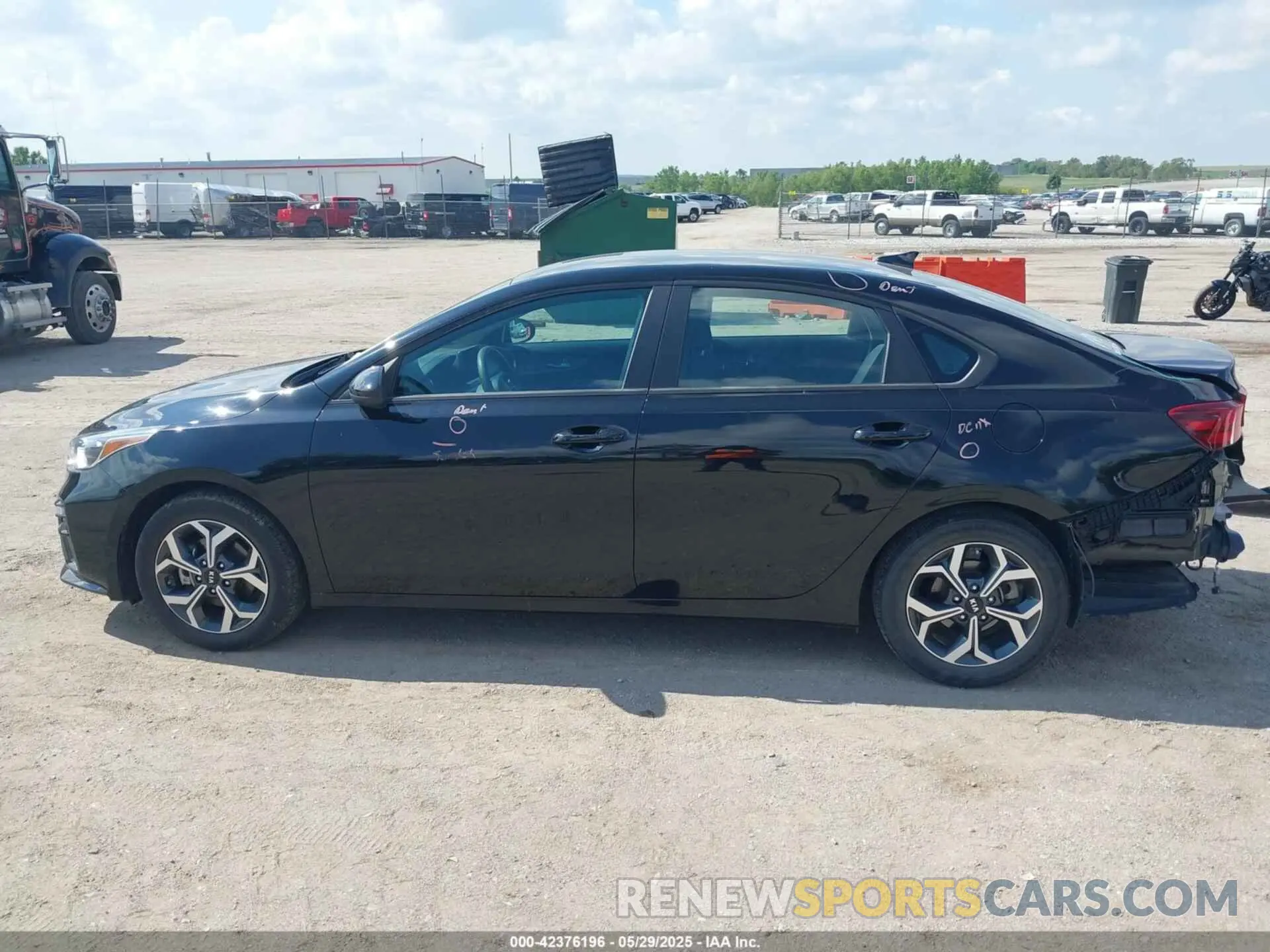 15 Photograph of a damaged car 3KPF24AD6ME287337 KIA FORTE 2021