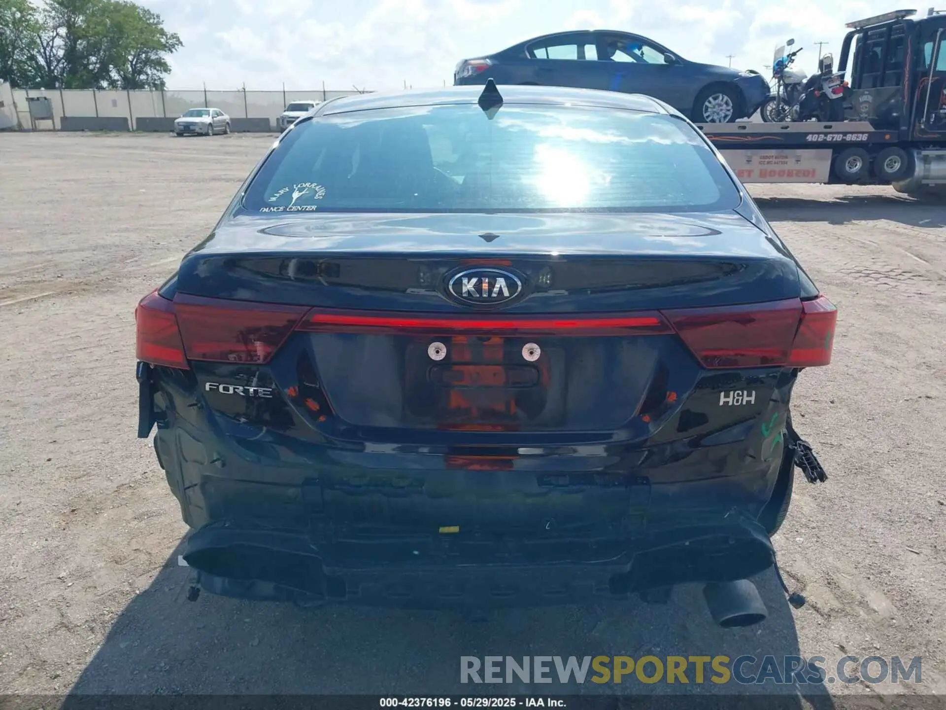17 Photograph of a damaged car 3KPF24AD6ME287337 KIA FORTE 2021