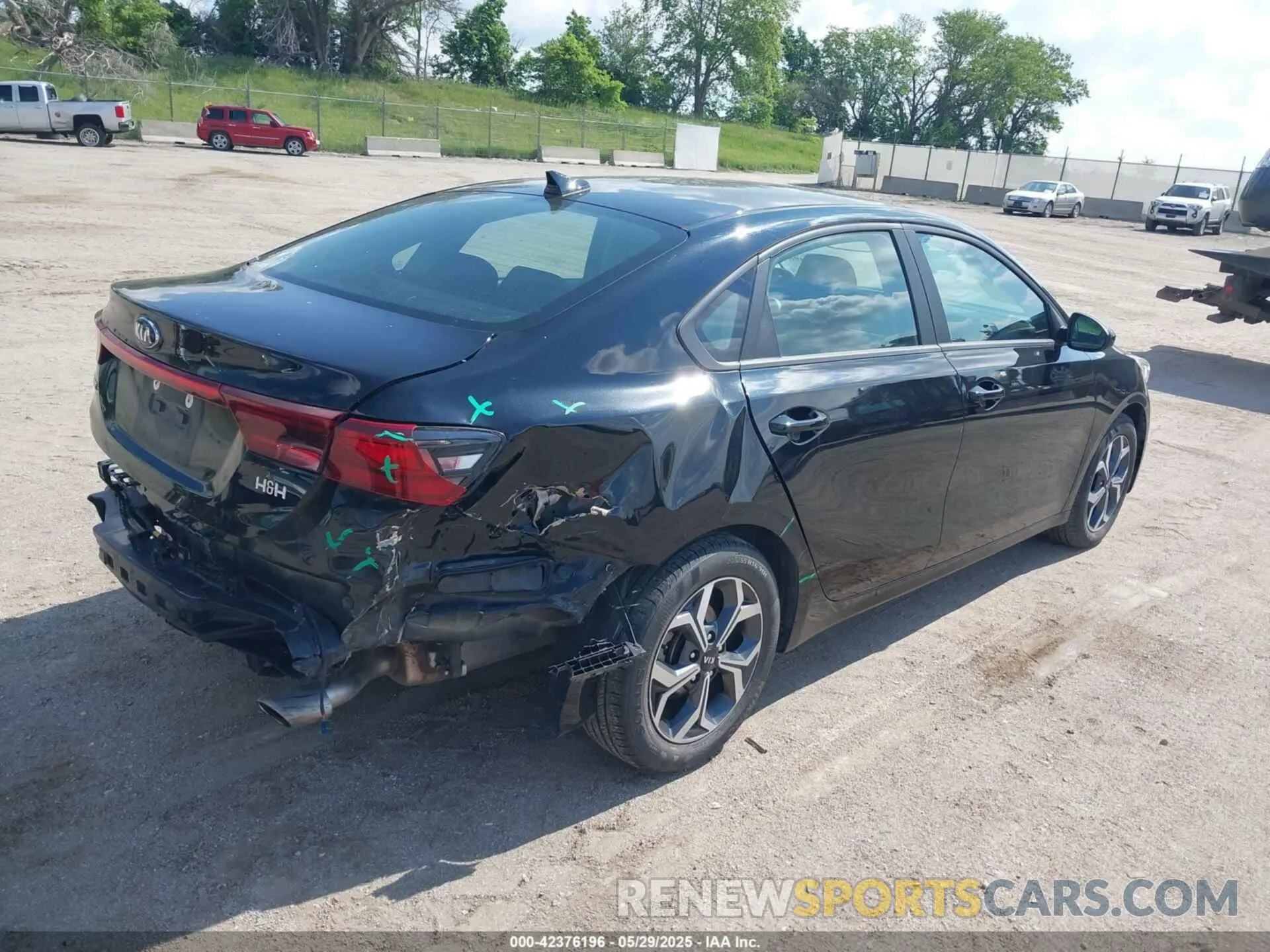4 Photograph of a damaged car 3KPF24AD6ME287337 KIA FORTE 2021