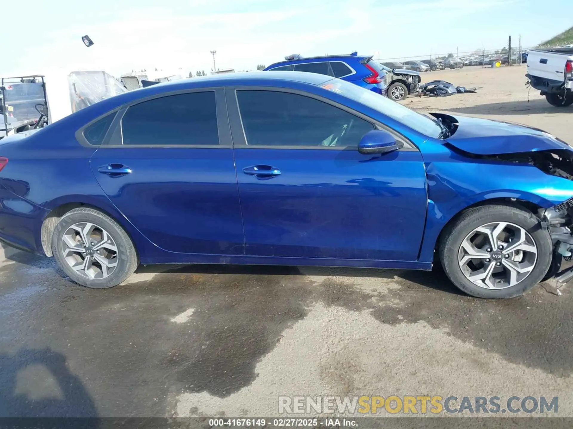 14 Photograph of a damaged car 3KPF24AD6ME290691 KIA FORTE 2021