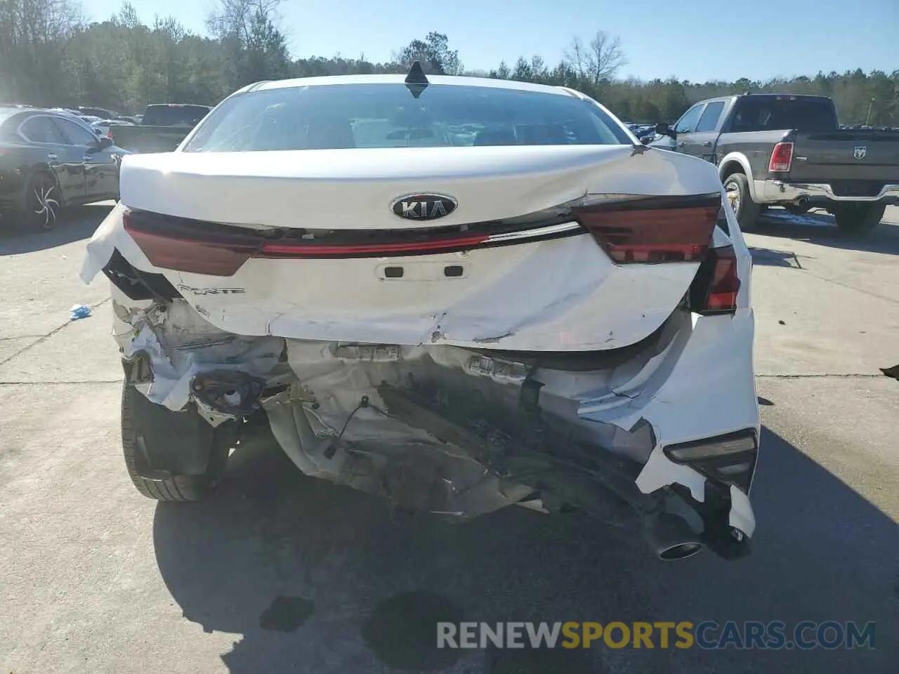 6 Photograph of a damaged car 3KPF24AD6ME290898 KIA FORTE 2021