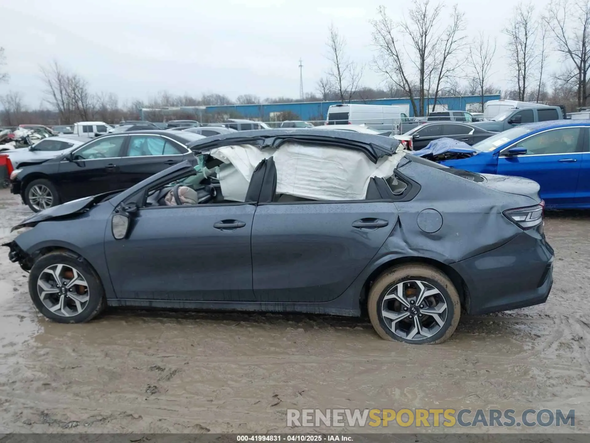14 Photograph of a damaged car 3KPF24AD6ME300801 KIA FORTE 2021
