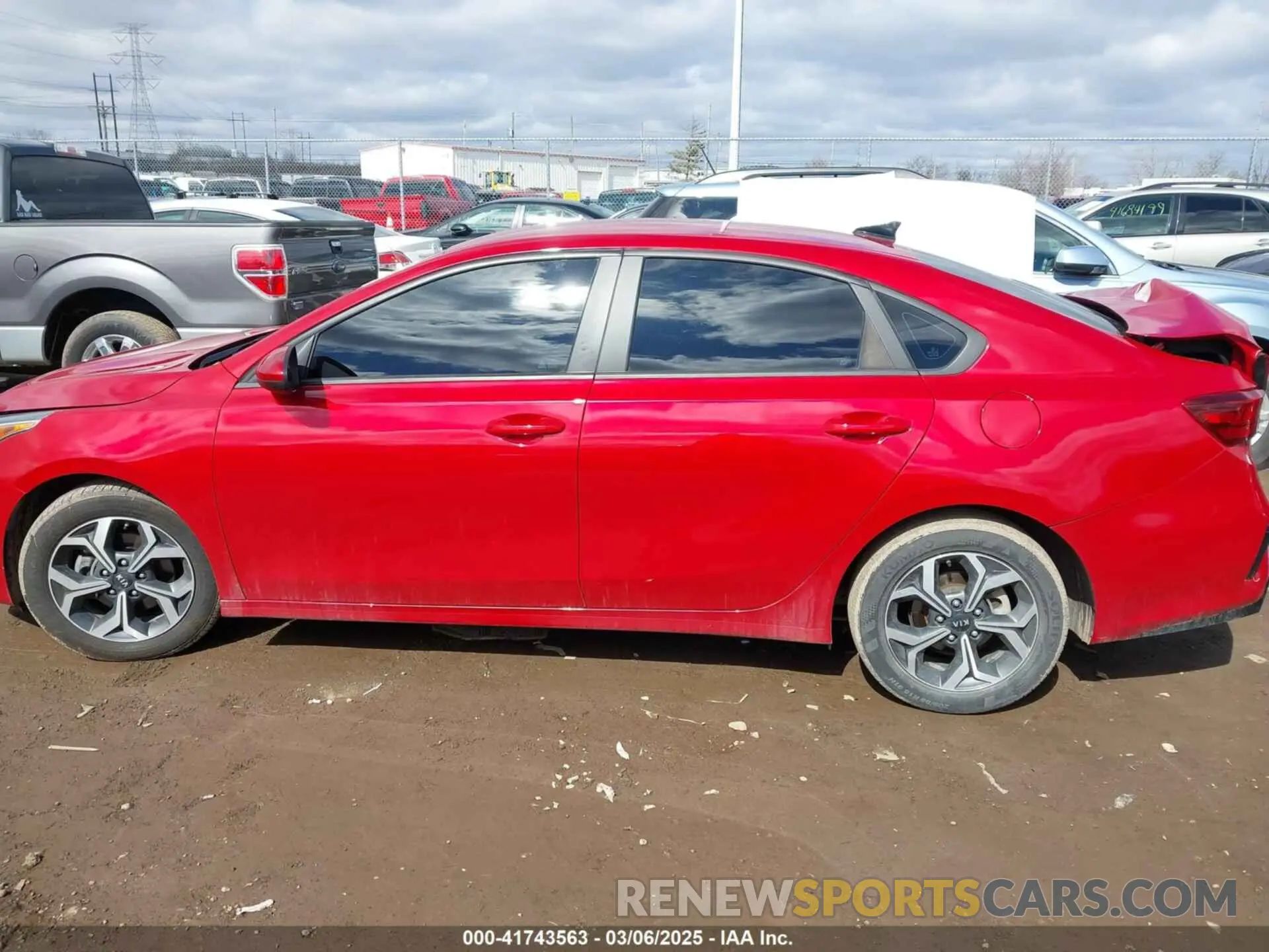 14 Photograph of a damaged car 3KPF24AD6ME324595 KIA FORTE 2021